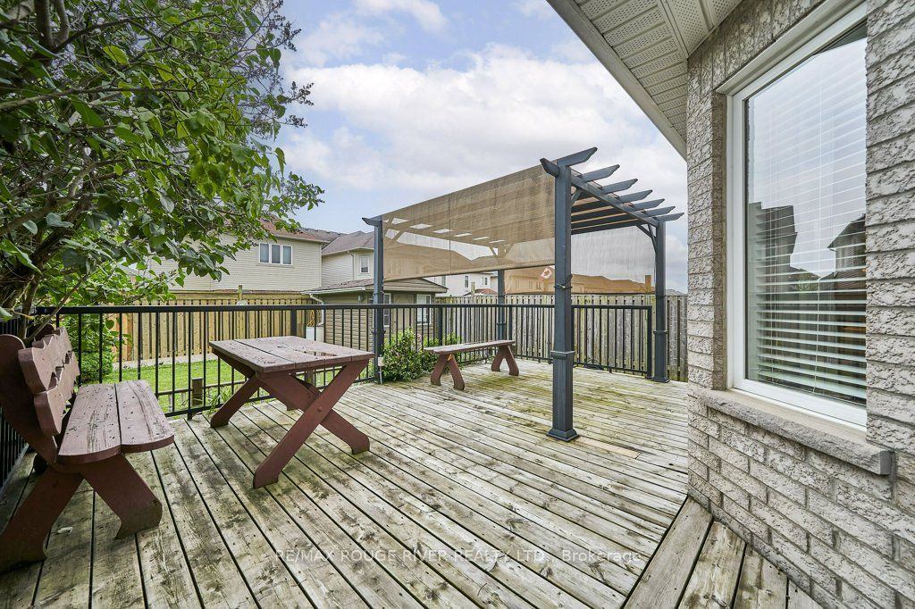 176 Bathgate Crescent, Clarington, ON L1E 0B5 photo 3