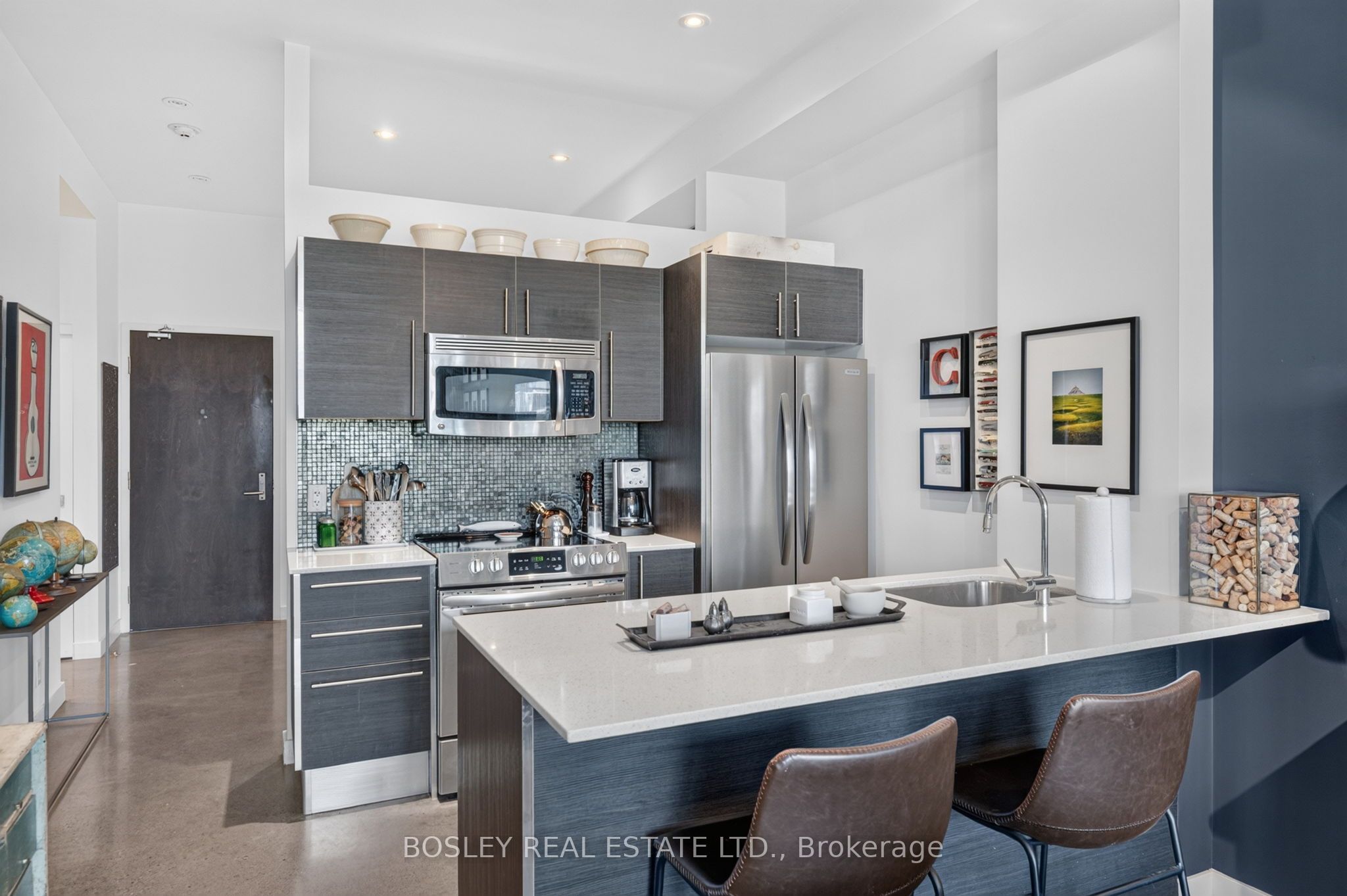625 Queen Street E 505, Toronto, ON M4M 1G7 photo 2