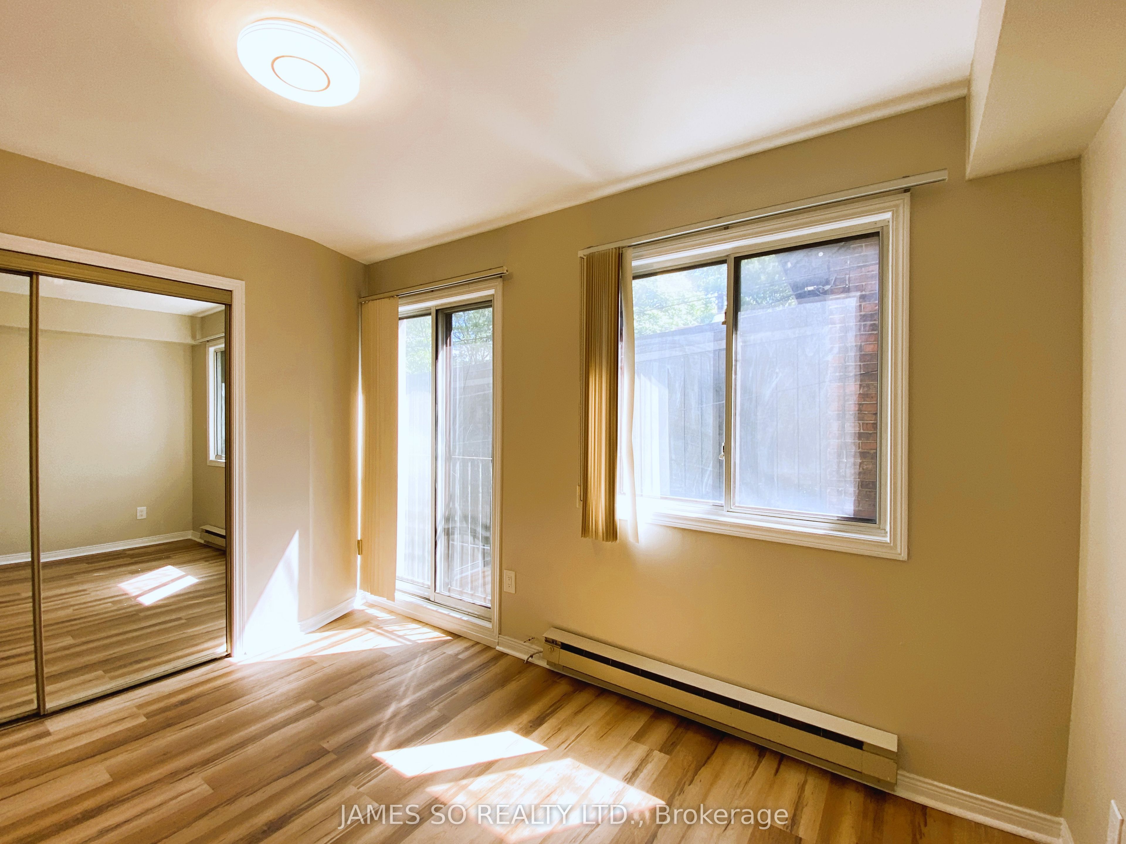341 Broadview Avenue 2nd Fl, Toronto, ON M4M 2H1 photo 2