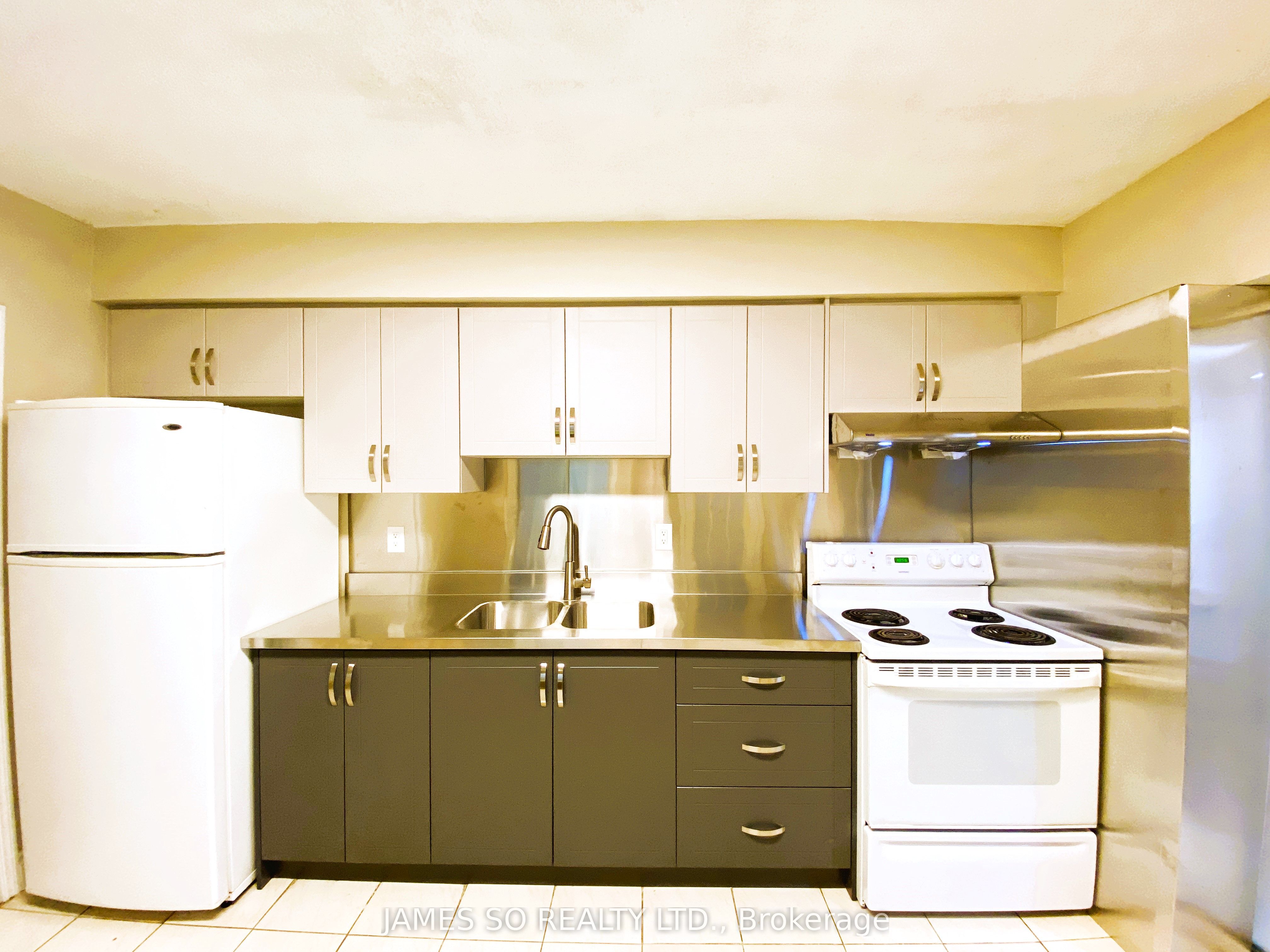 341 Broadview Avenue 2nd Fl, Toronto, ON M4M 2H1 photo 5