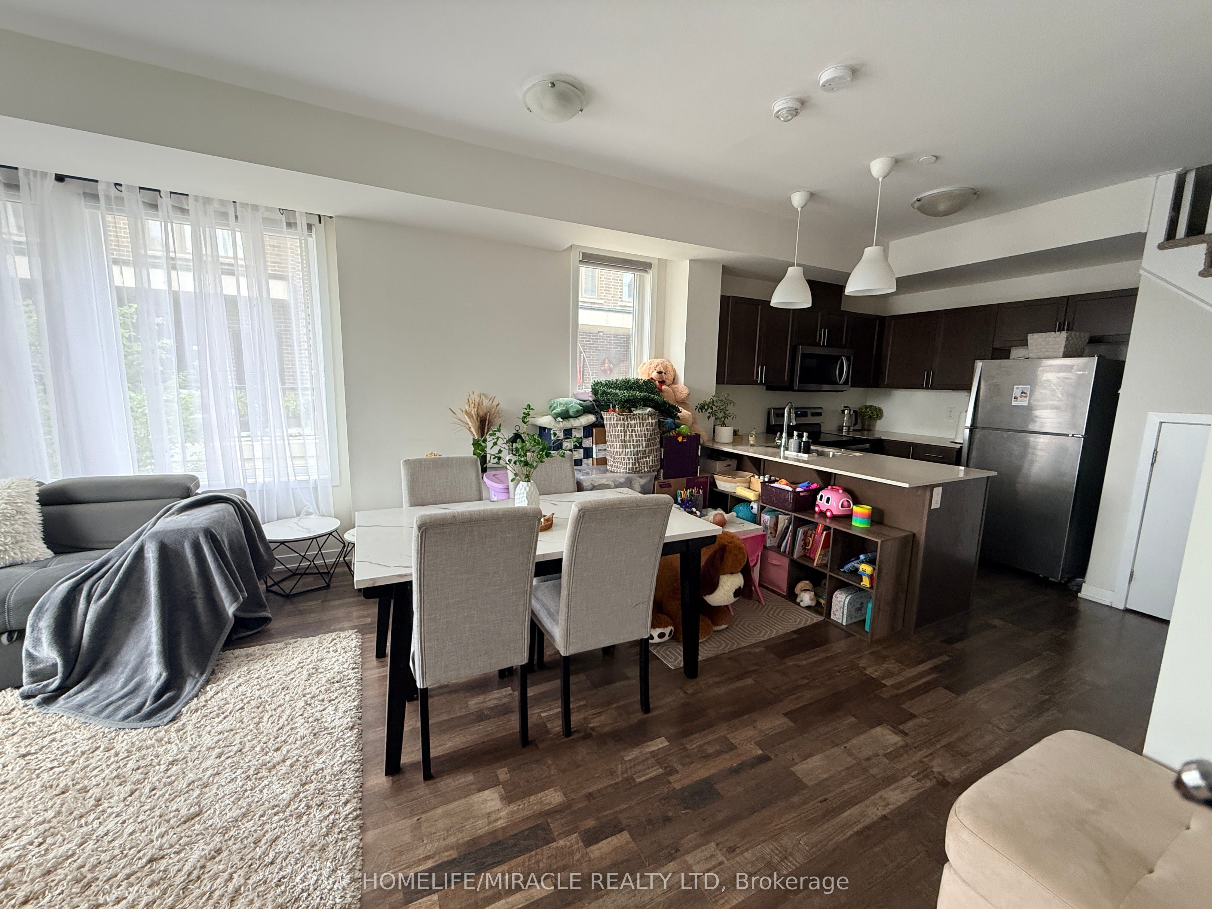 1460 Whites Road 323, Pickering, ON L1V 1R4 photo 3