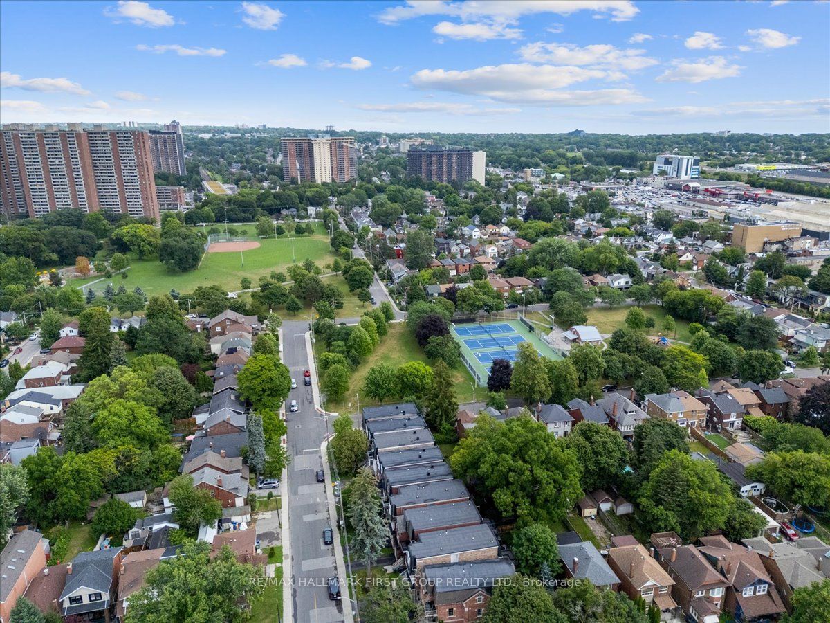 53F Dentonia Park Avenue, Toronto, ON M4C 0A4 photo 3