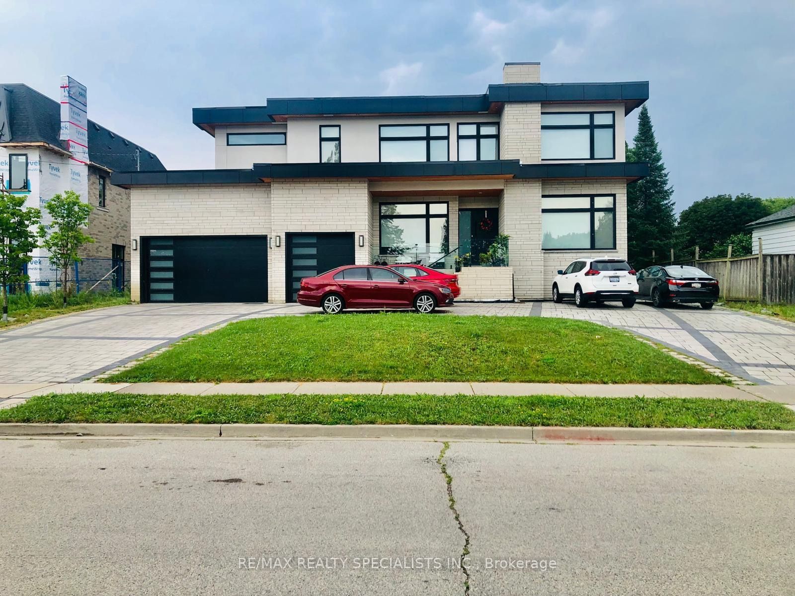 1987 Glendale Drive Lower, Pickering, ON L1V 1V8 photo 2