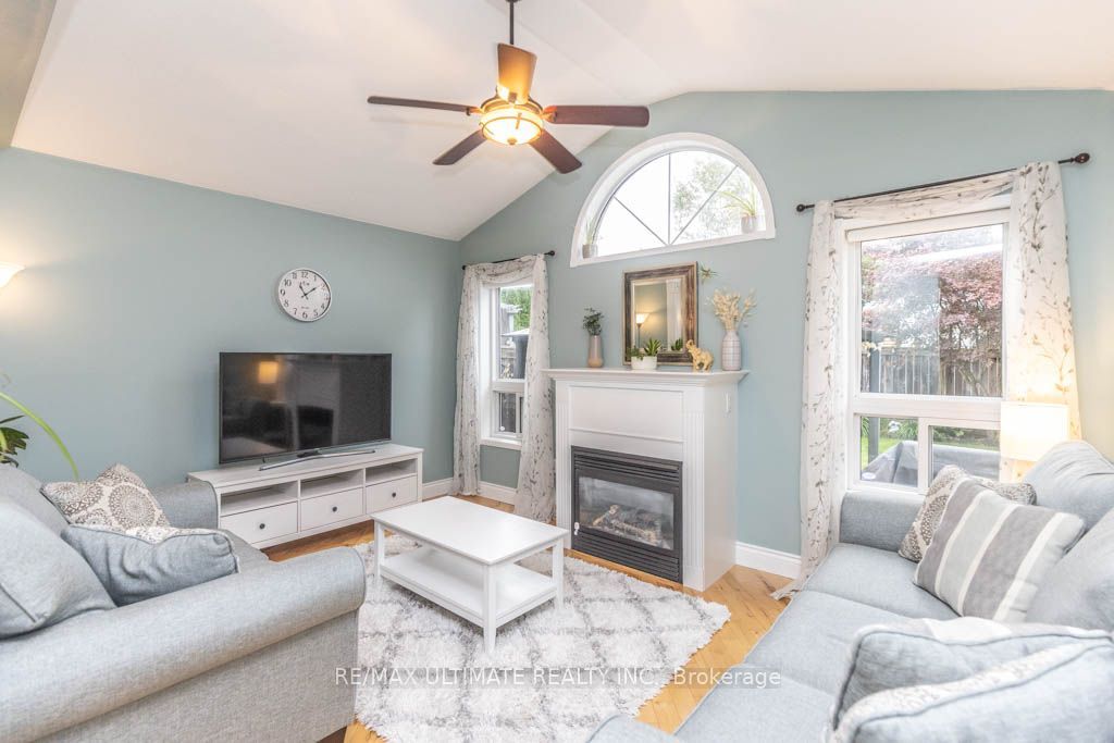 46 Beaumaris Crescent, Whitby, ON L1M 2H3 photo 4