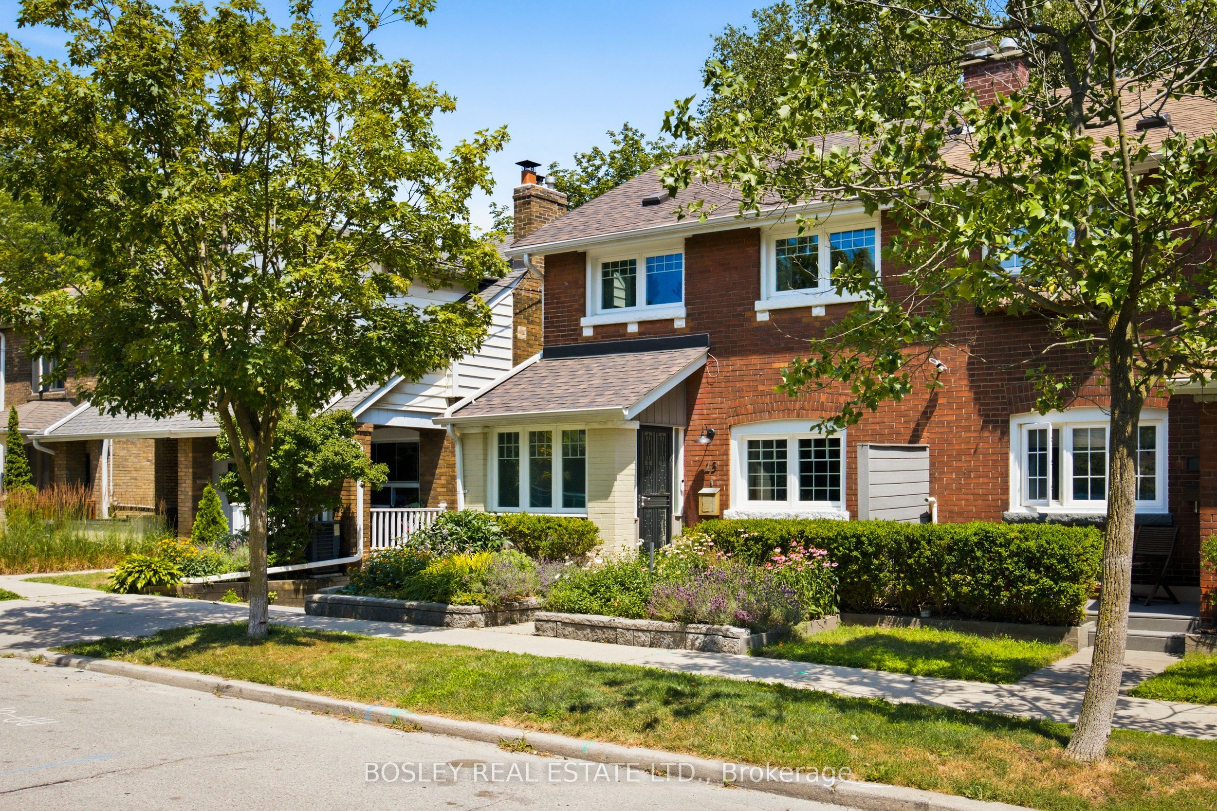 13 Aldridge Avenue, Toronto, ON M4C 3W3 photo 2