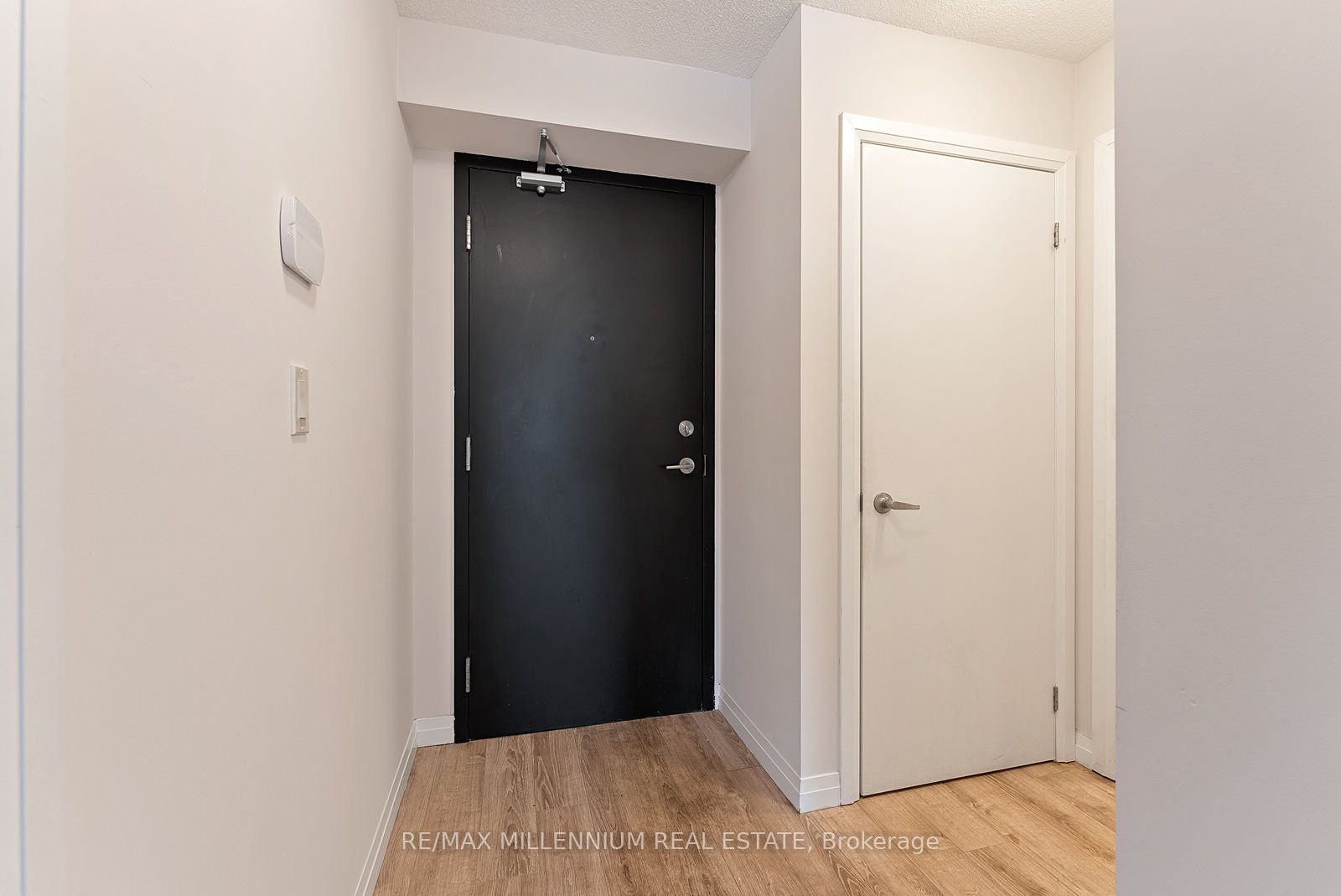 2150 Lawrence Avenue E 1609, Toronto, ON M1R 3A7 photo 5