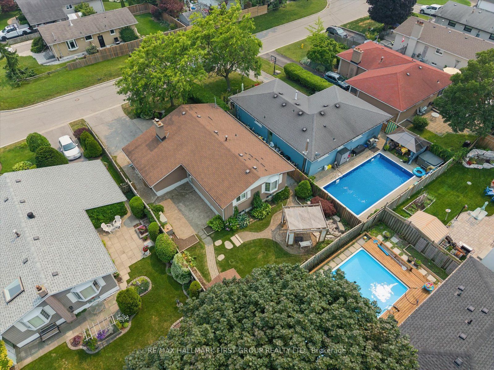 970 Timmins Gardens, Pickering, ON L1W 2L2 photo 2