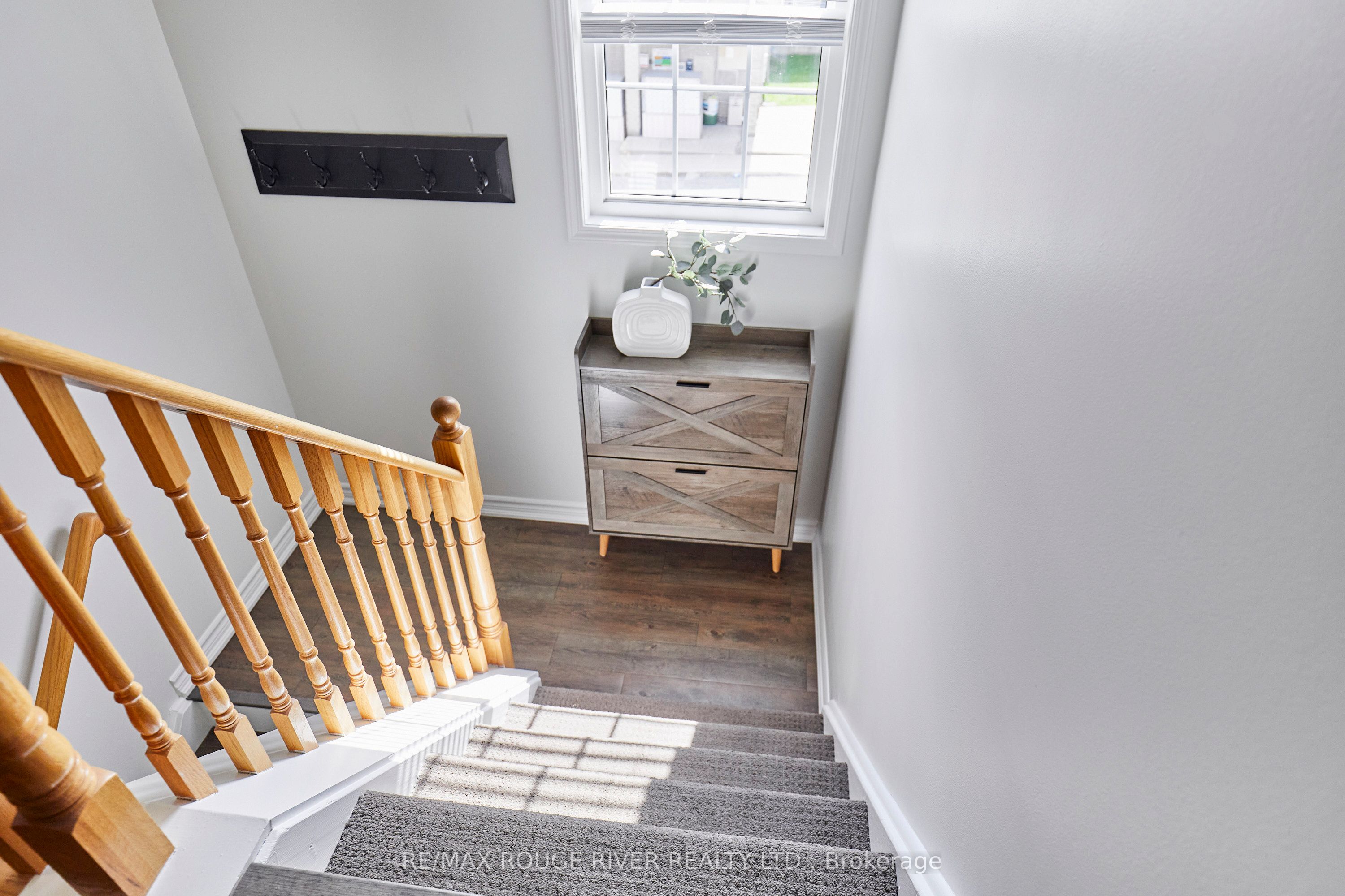 92 Petra Way 3, Whitby, ON L1R 0A3 photo 3