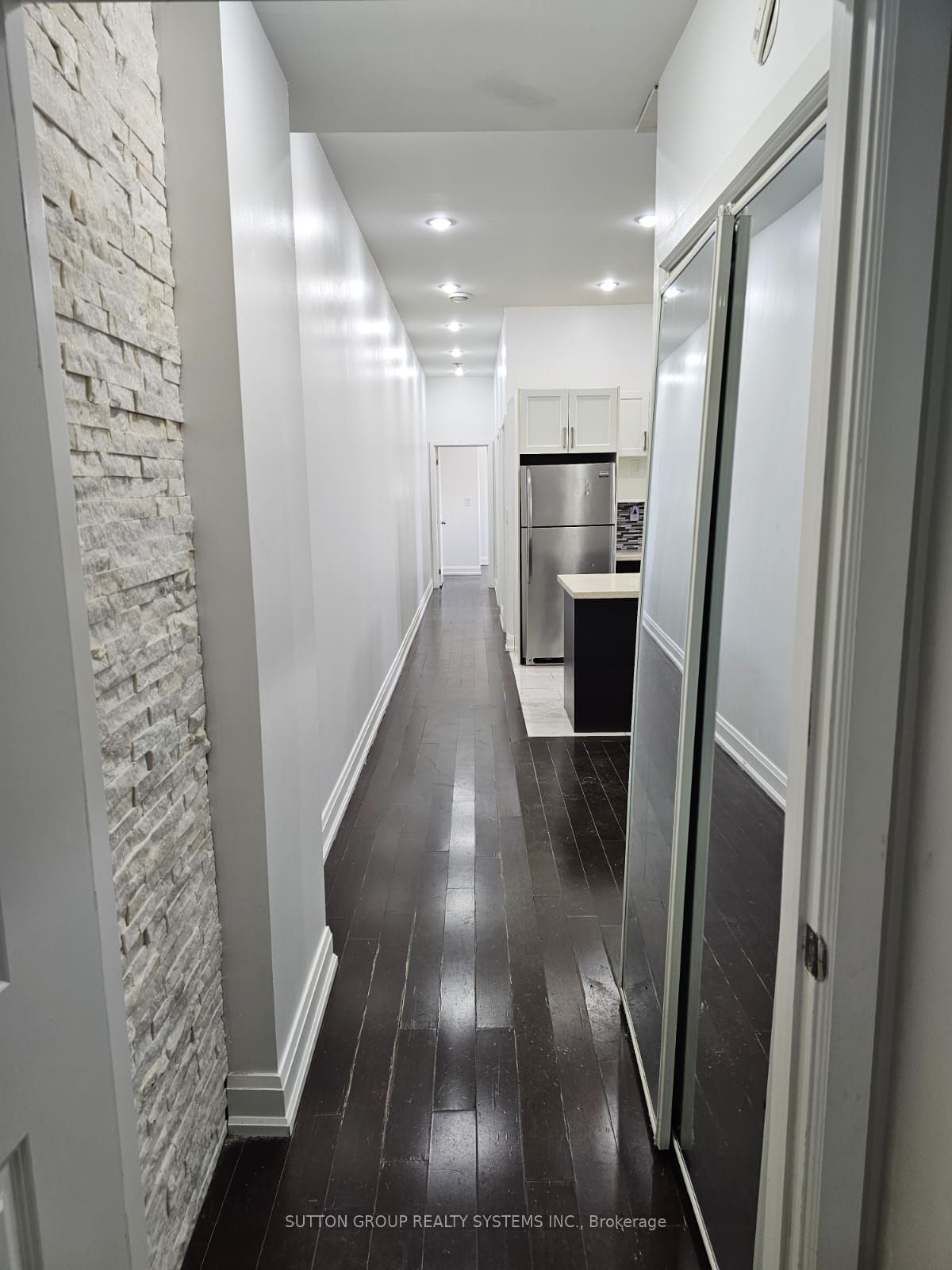 924 Danforth Avenue 2, Toronto, ON M4J 1L9