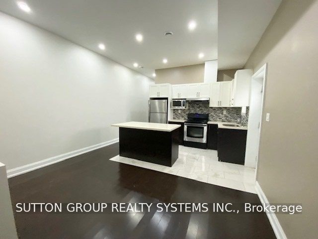 924 Danforth Avenue 2, Toronto, ON M4J 1L9 photo 2