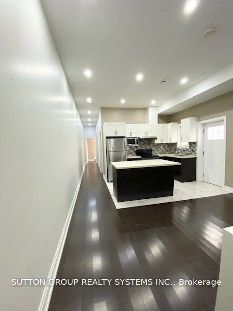 924 Danforth Avenue 2, Toronto, ON M4J 1L9 photo 5
