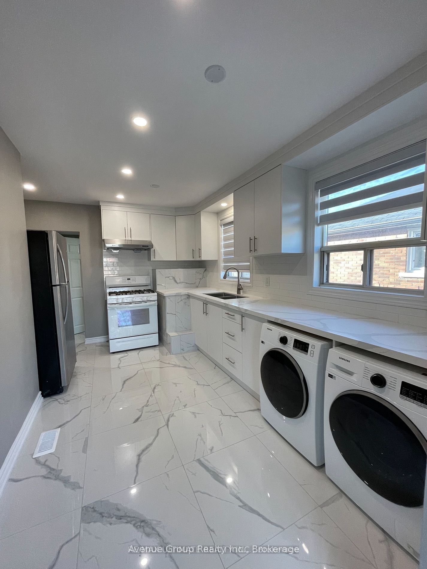 542 Brimley Road Main Fl, Toronto, ON M1J 1A8 photo 4