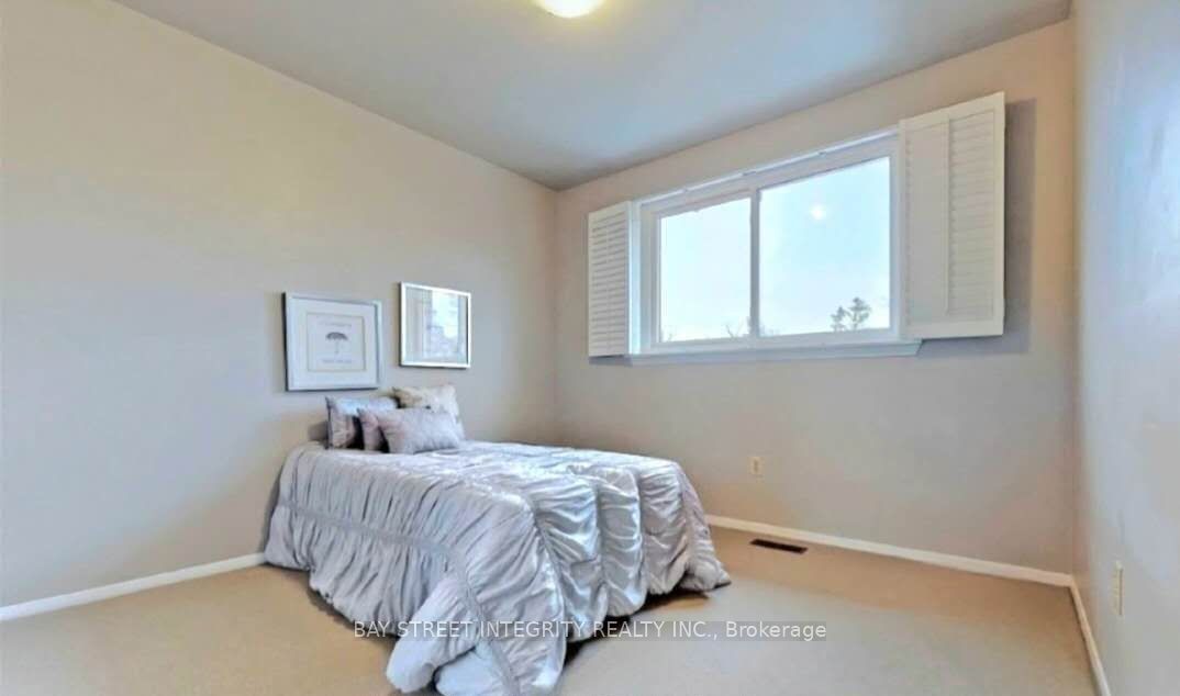 61 Chartland Boulevard S Main, Toronto, ON M1S 2R5 photo 4