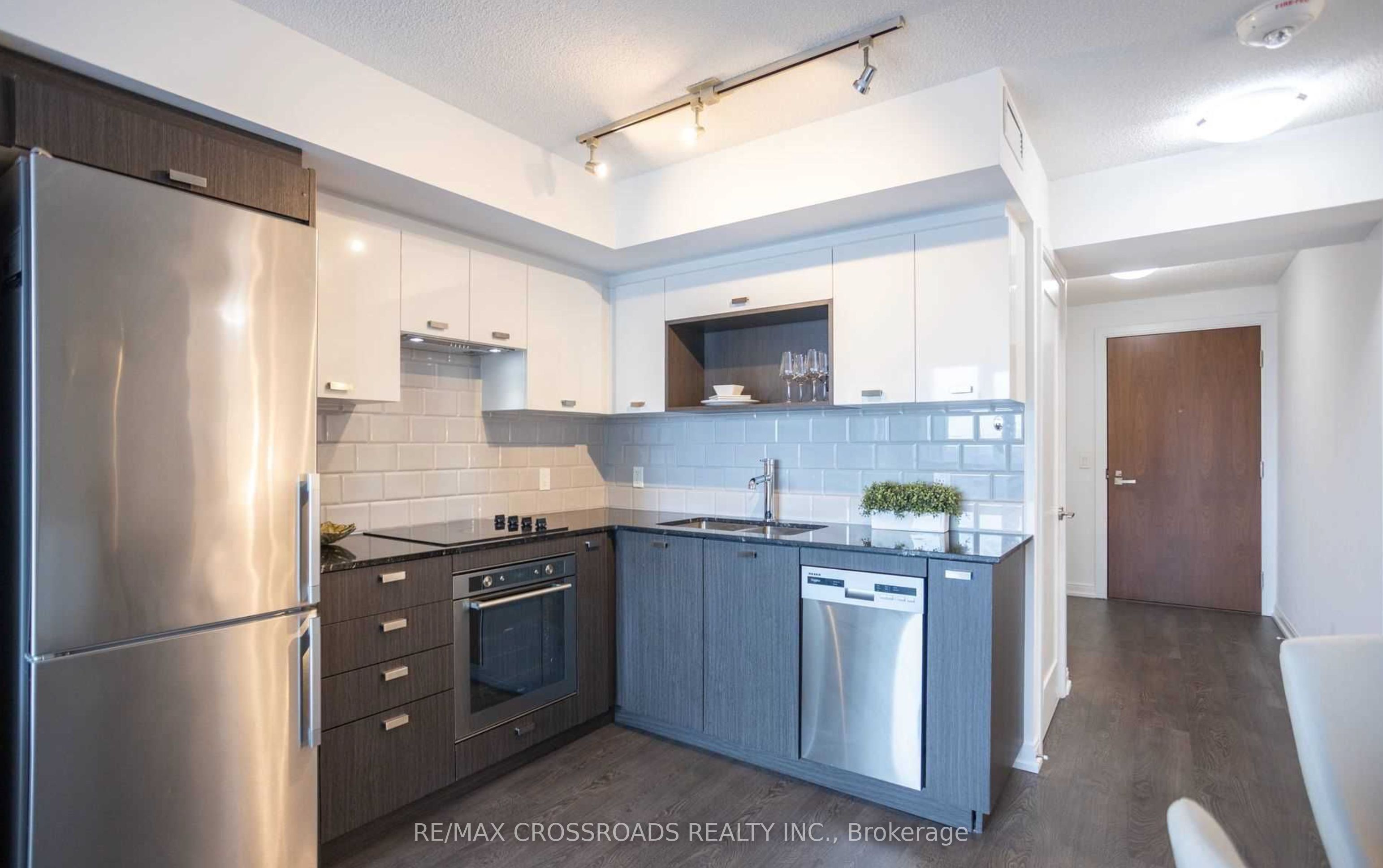 275 Village Green Square 525, Toronto, ON M1S 0L8 photo 5