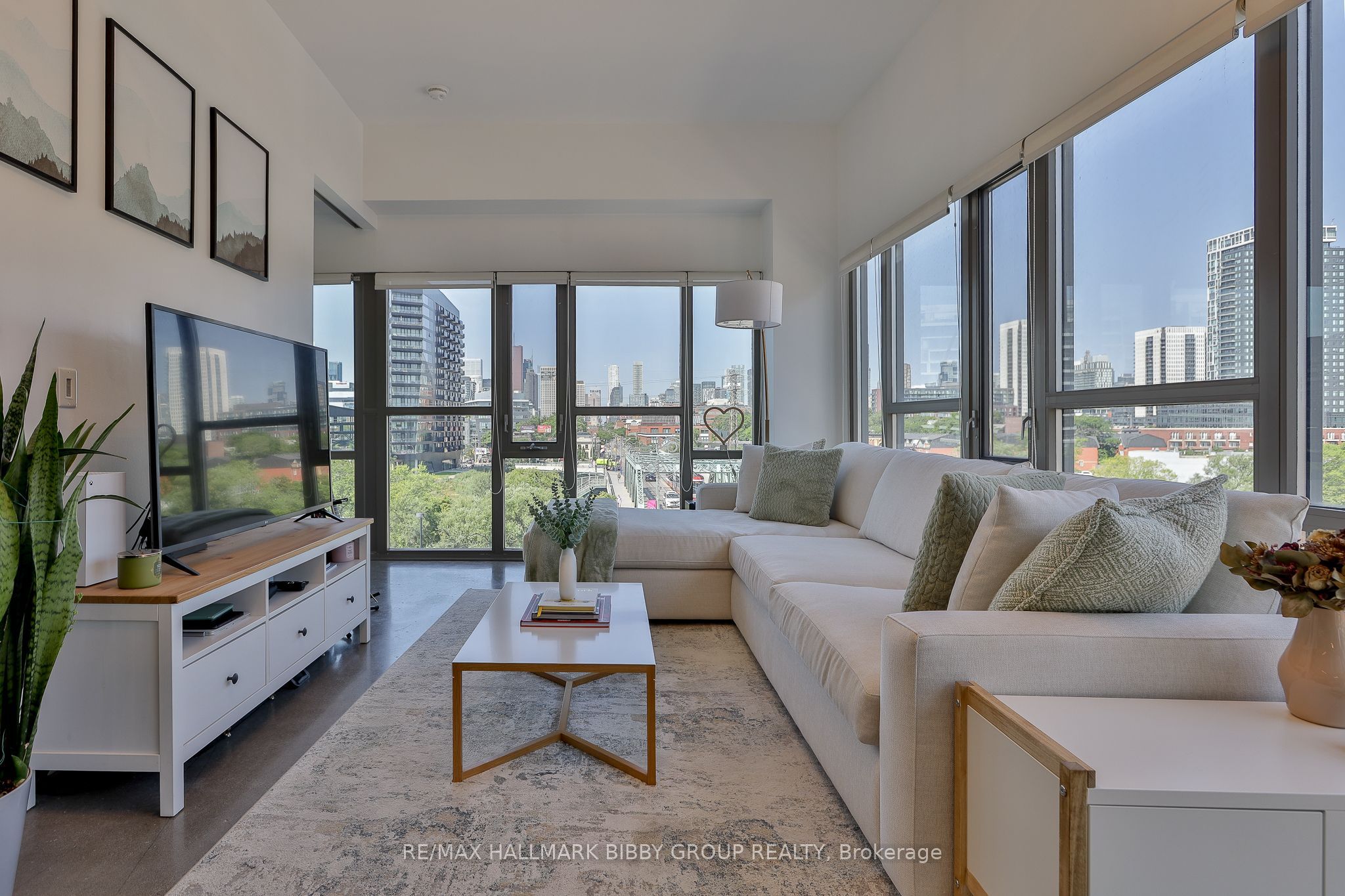 625 Queen Street E 409, Toronto, ON M4M 1G4 photo 4