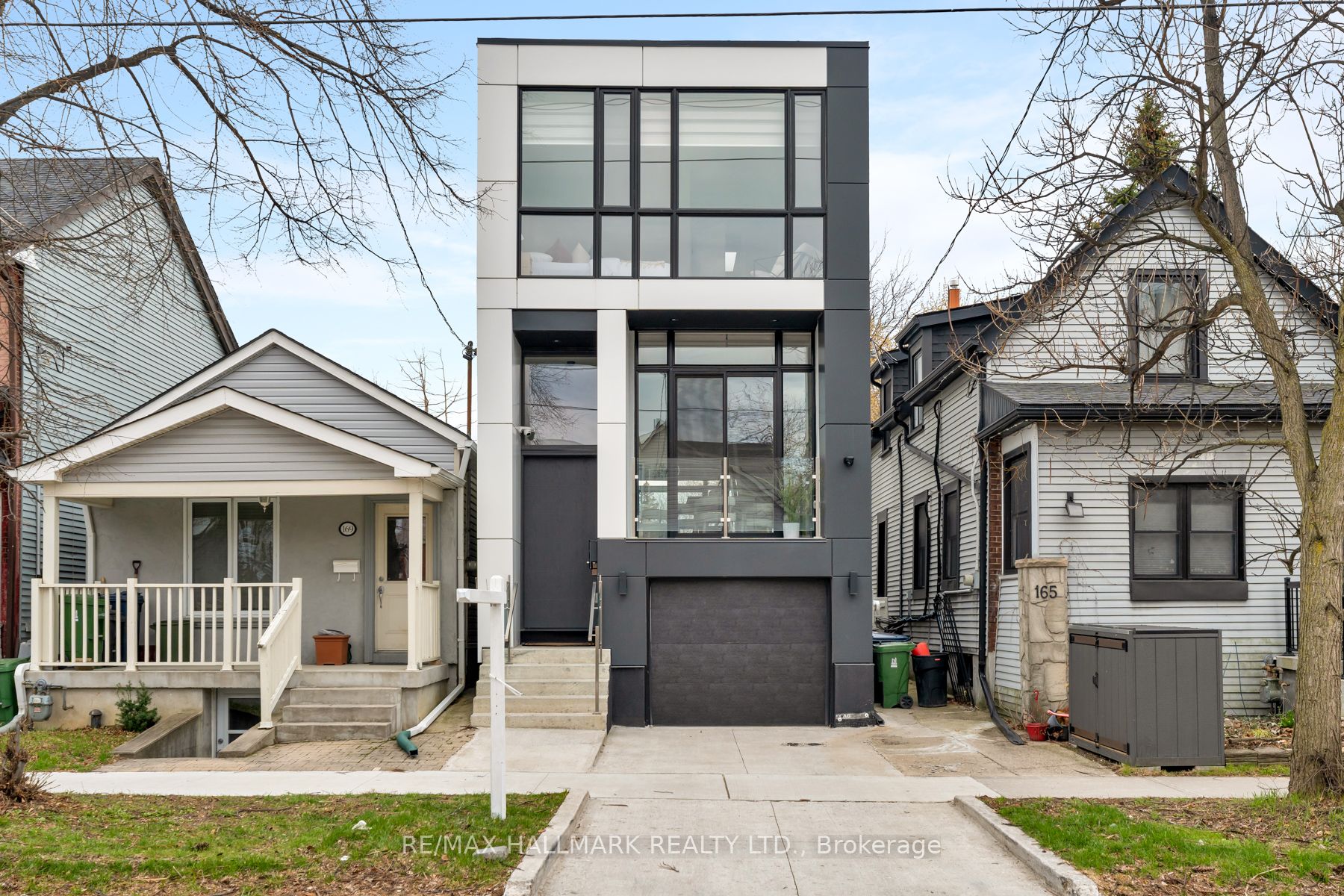 167 Sammon Avenue, Toronto, ON M4J 1Z1 photo 3