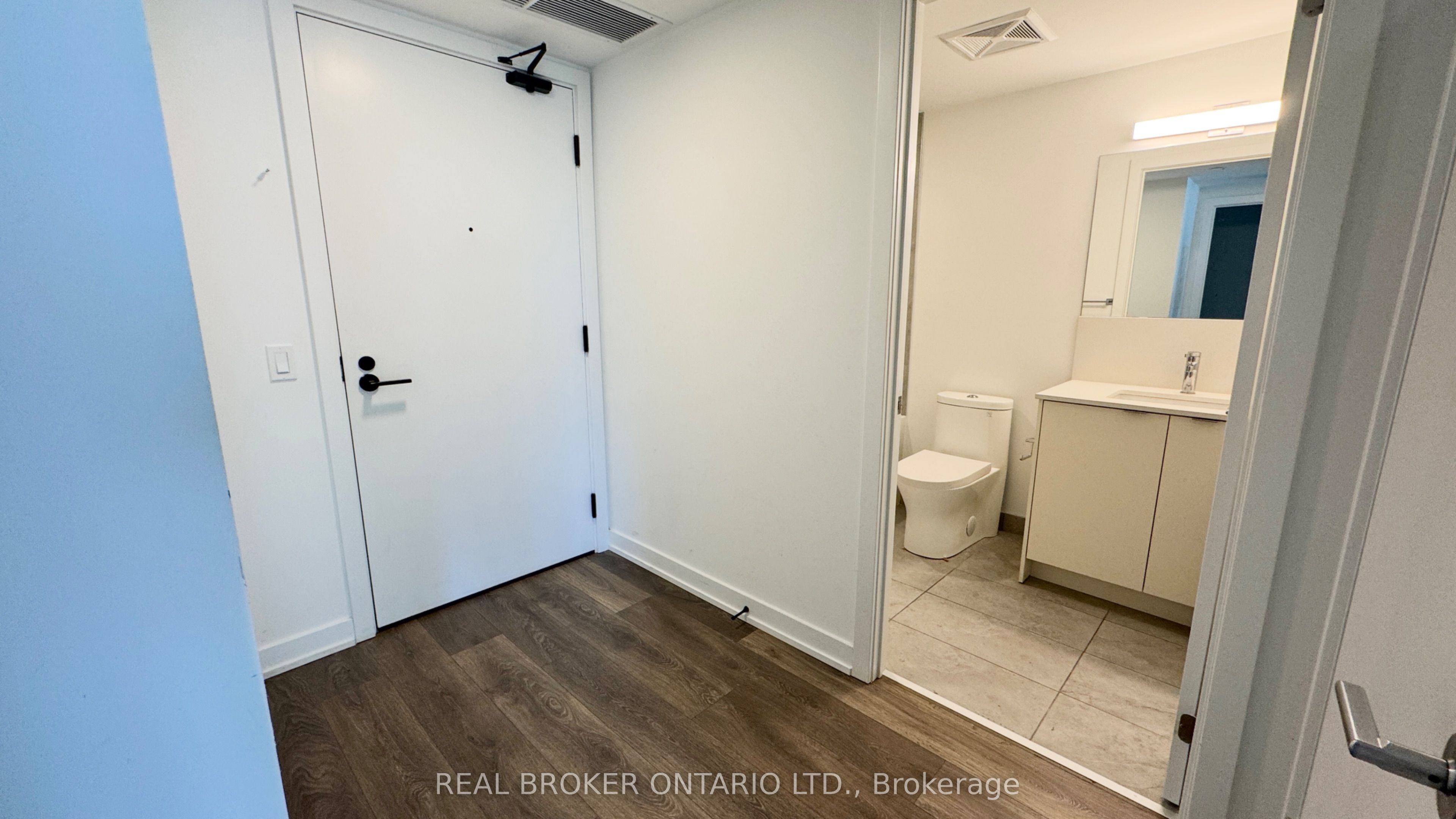 1604 Charles Street 416 B, Whitby, ON L1N 0P2 photo 2