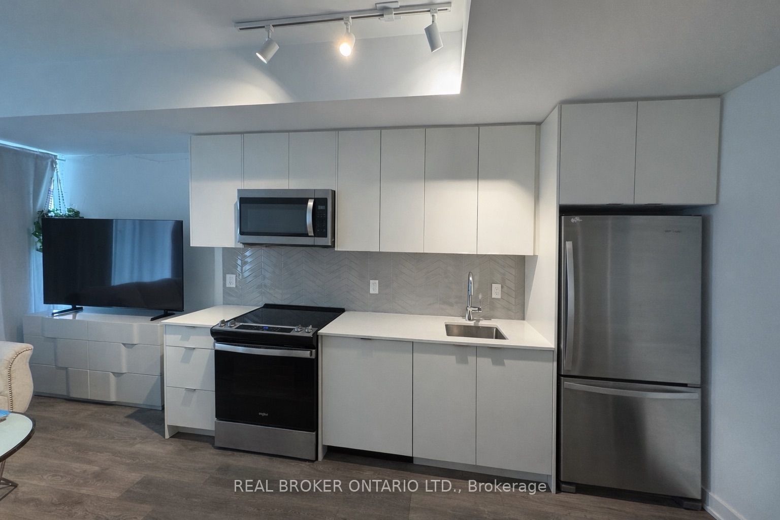 1604 Charles Street 416 B, Whitby, ON L1N 0P2 photo 3