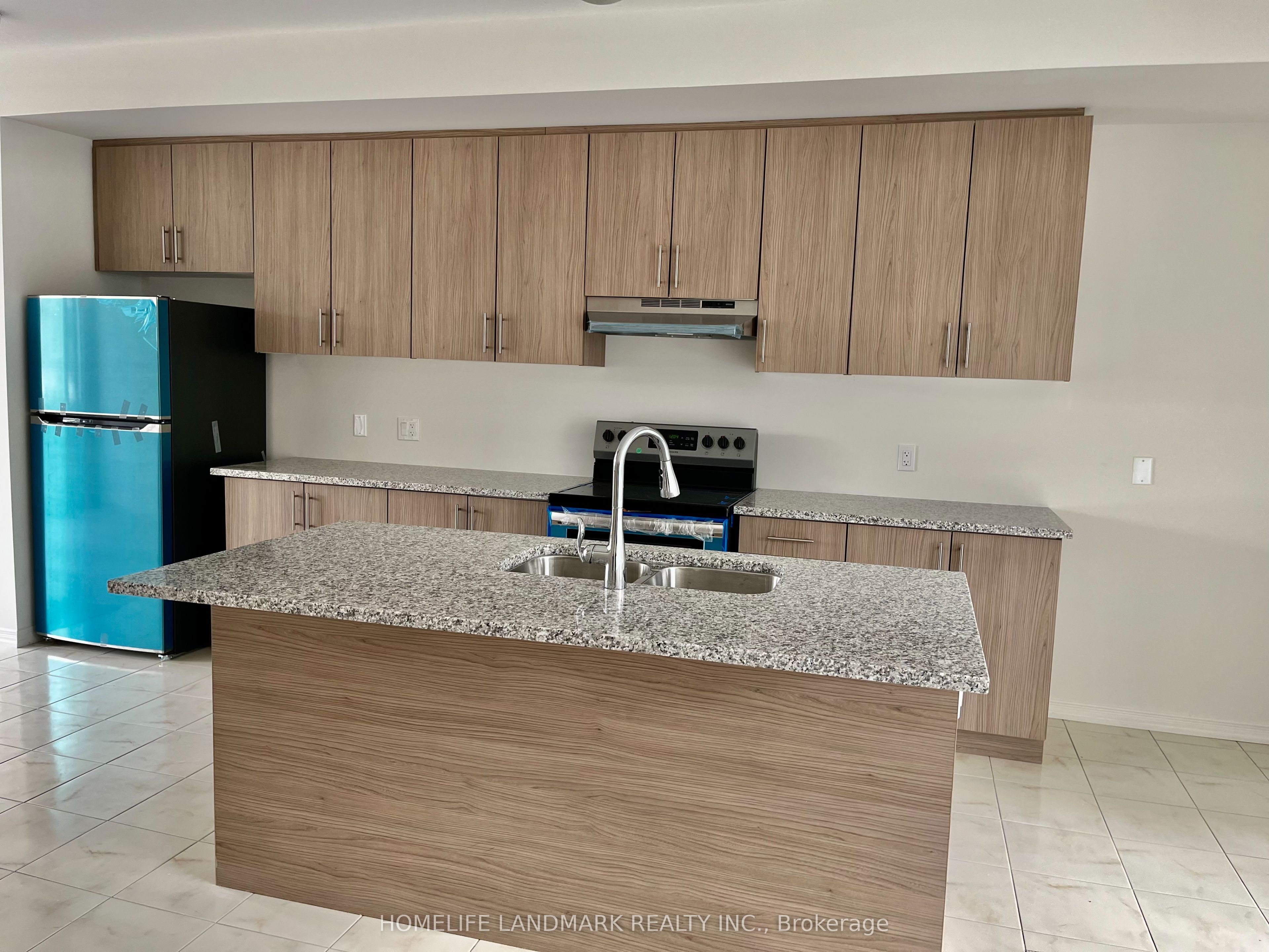 1420 Coral Springs Path, Oshawa, ON L1H 7K5 photo 2