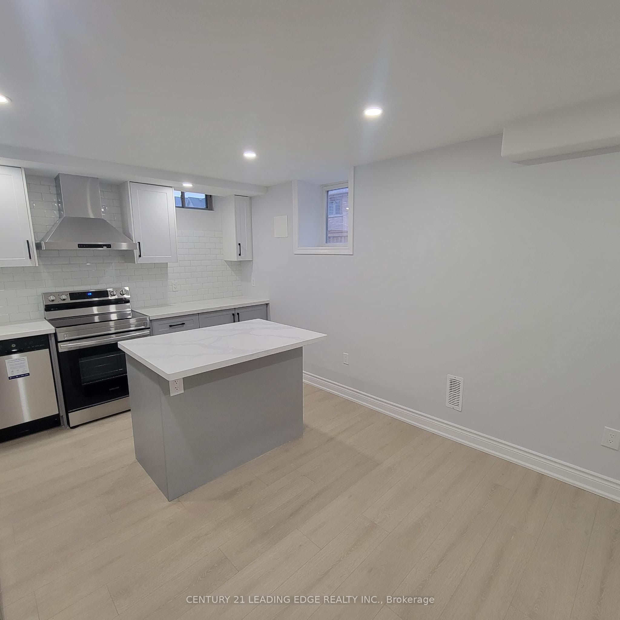 28 Vickery Street, Whitby, ON L1P 0L2 photo 5