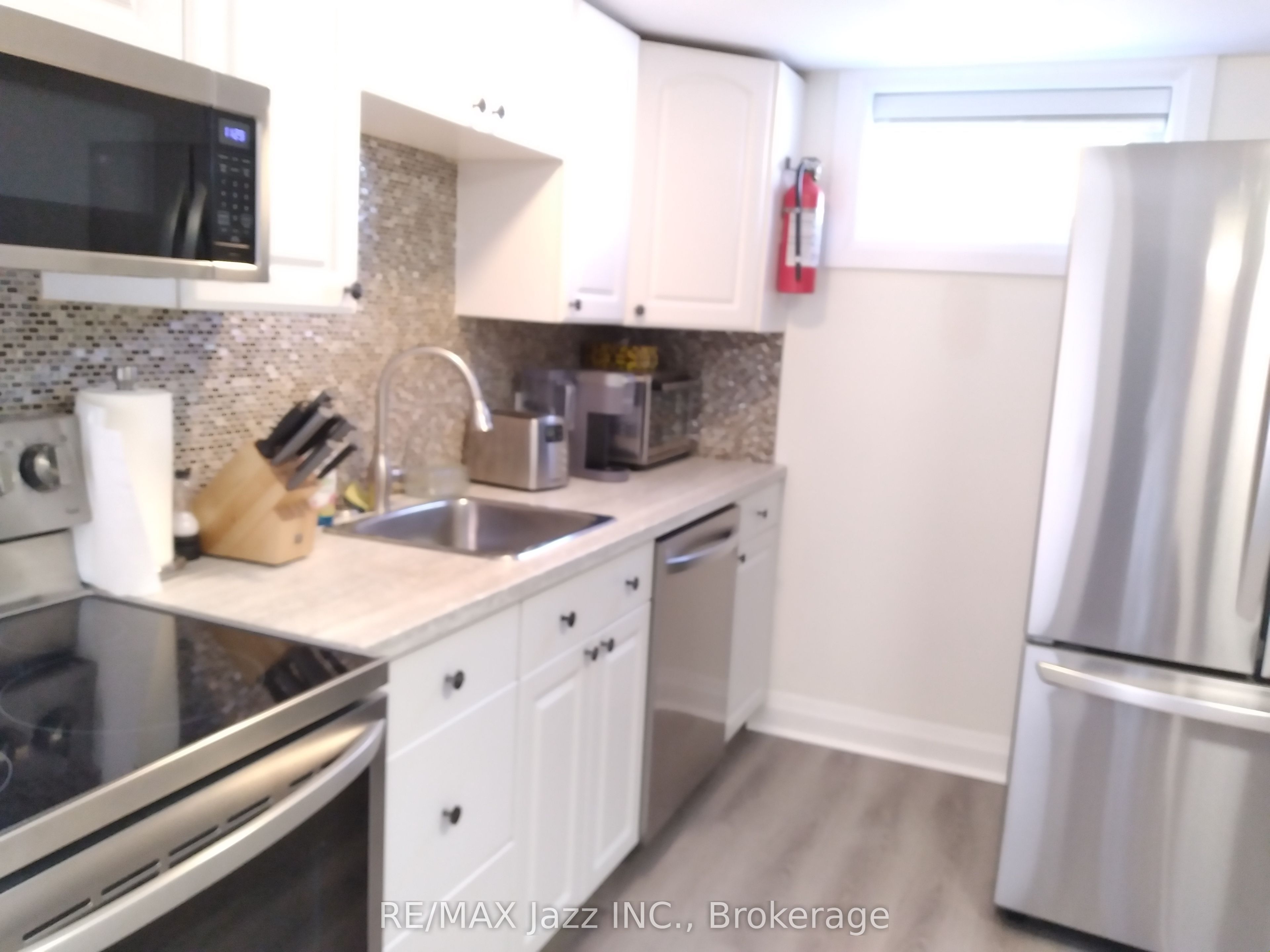 751 Phillip Murray Avenue Unit 2, Oshawa, ON L1J 1J2 photo 5