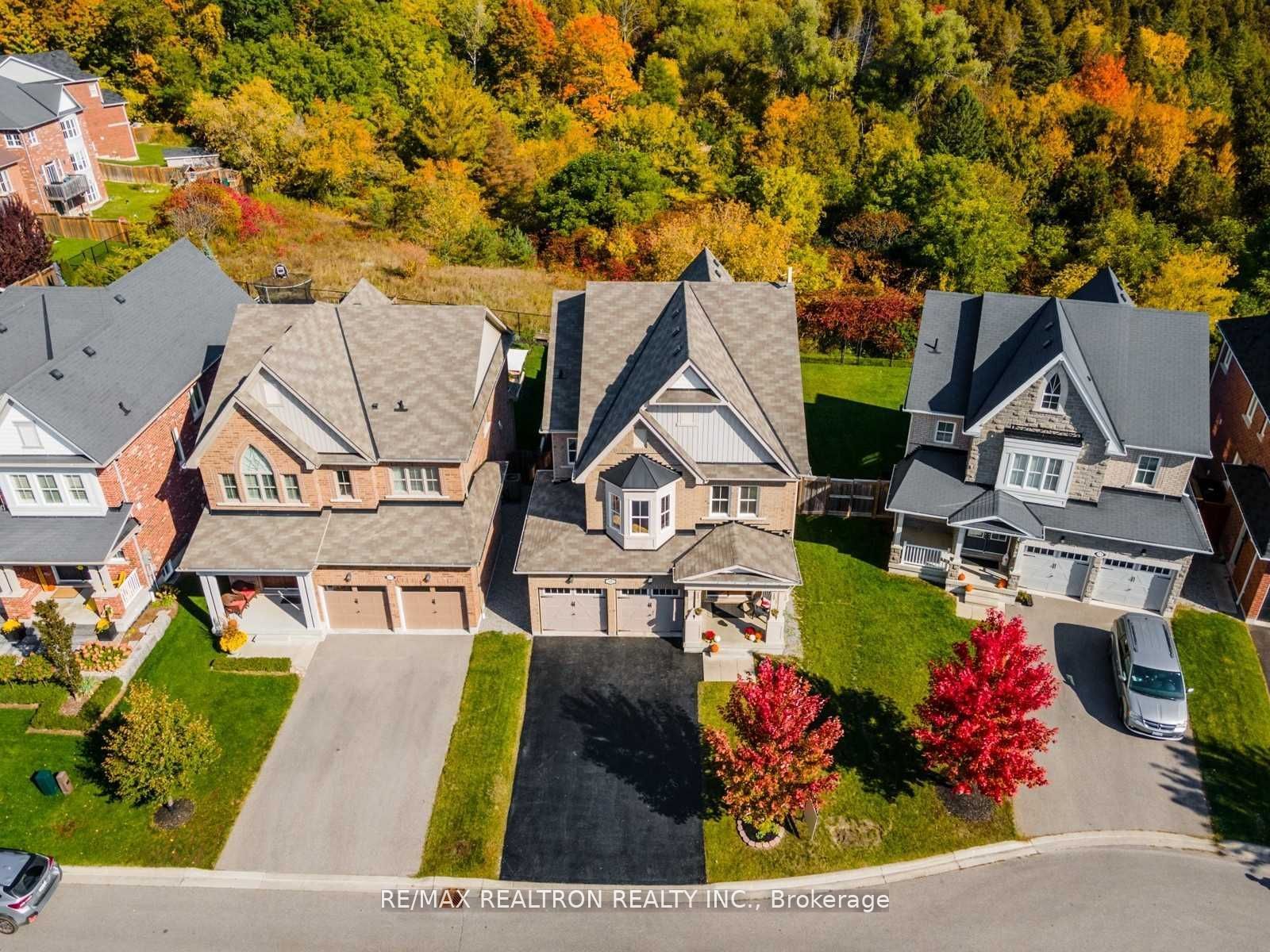 15 Burning Springs Place, Whitby, ON L1M 0H1