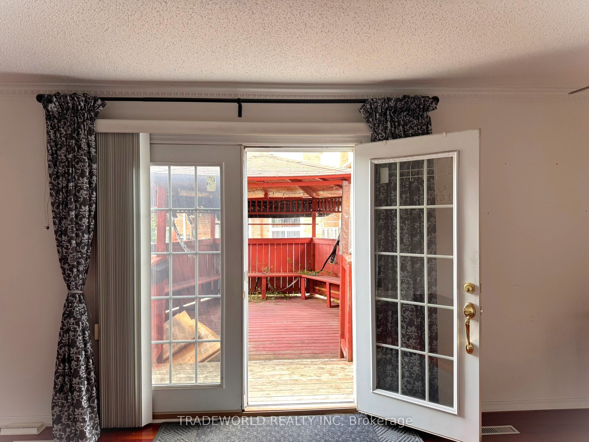 108 Wharton Square Ground Floor, Toronto, ON M1V 4N2 photo 3
