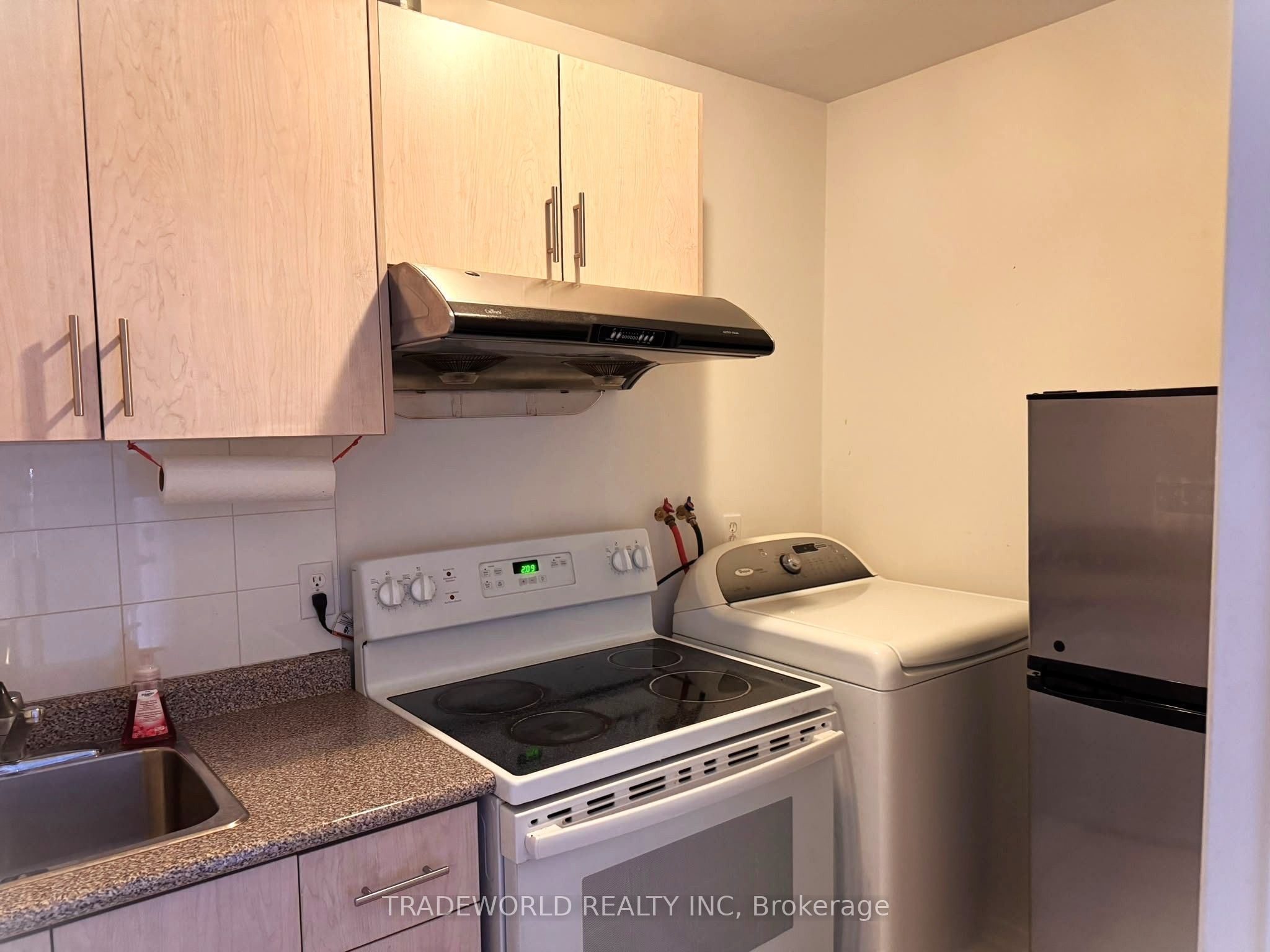 108 Wharton Square Ground Floor, Toronto, ON M1V 4N2 photo 5