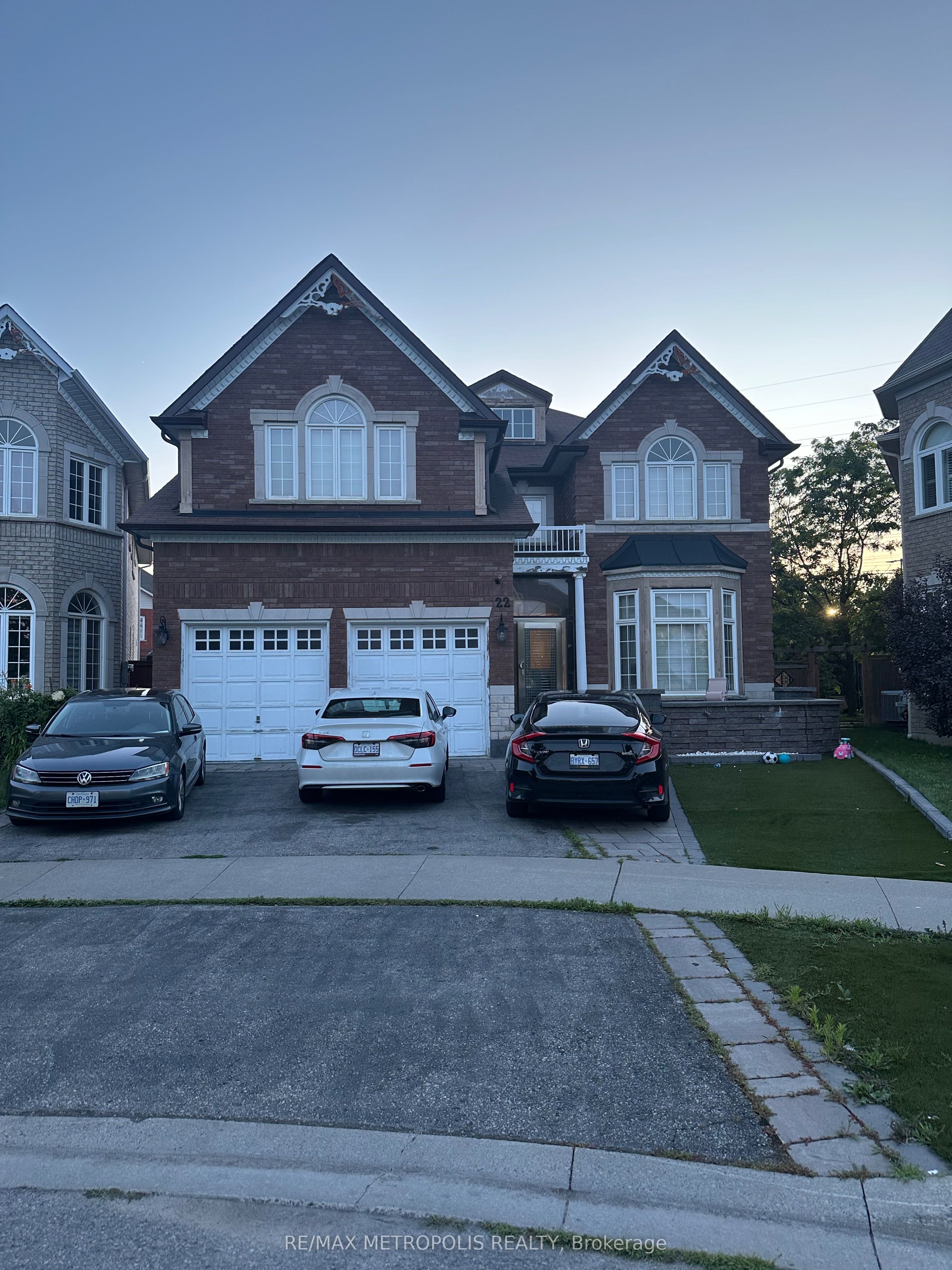 22 Stammers Drive, Ajax, ON L1T 0L5 photo 2