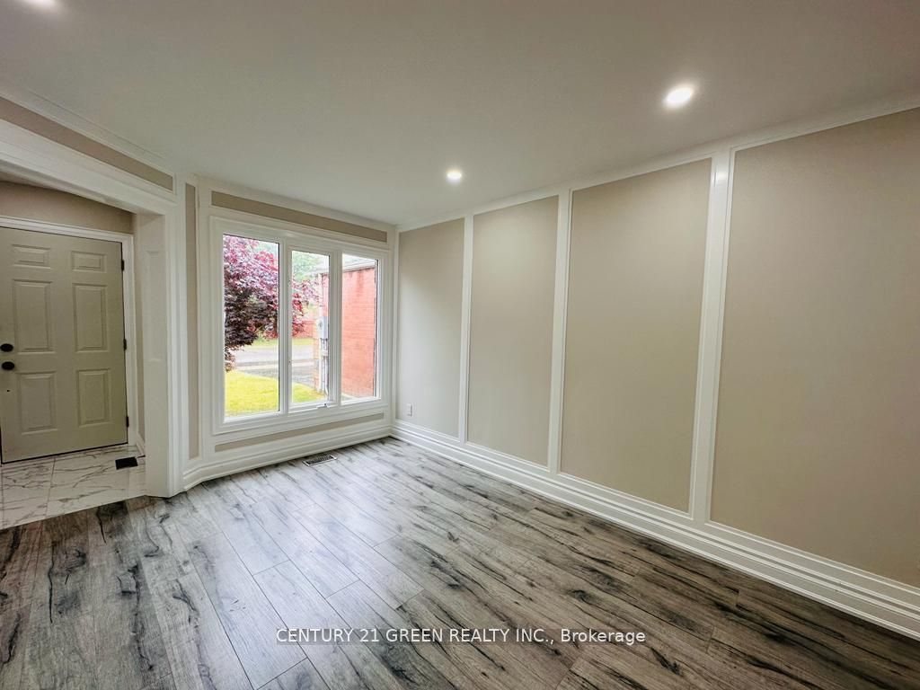 24 Sullivan Drive, Ajax, ON L1T 3L3 photo 3