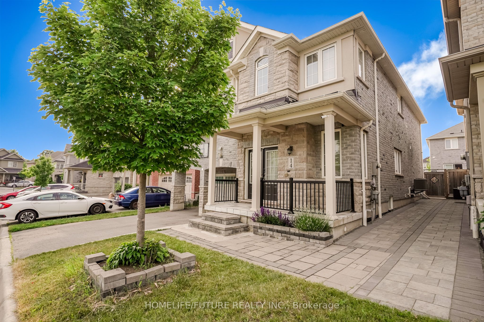 14 Mosely Crescent, Ajax, ON L1Z 0M9 photo 3