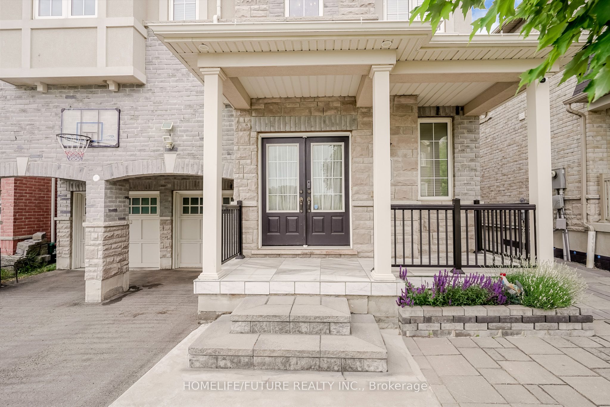 14 Mosely Crescent, Ajax, ON L1Z 0M9 photo 4