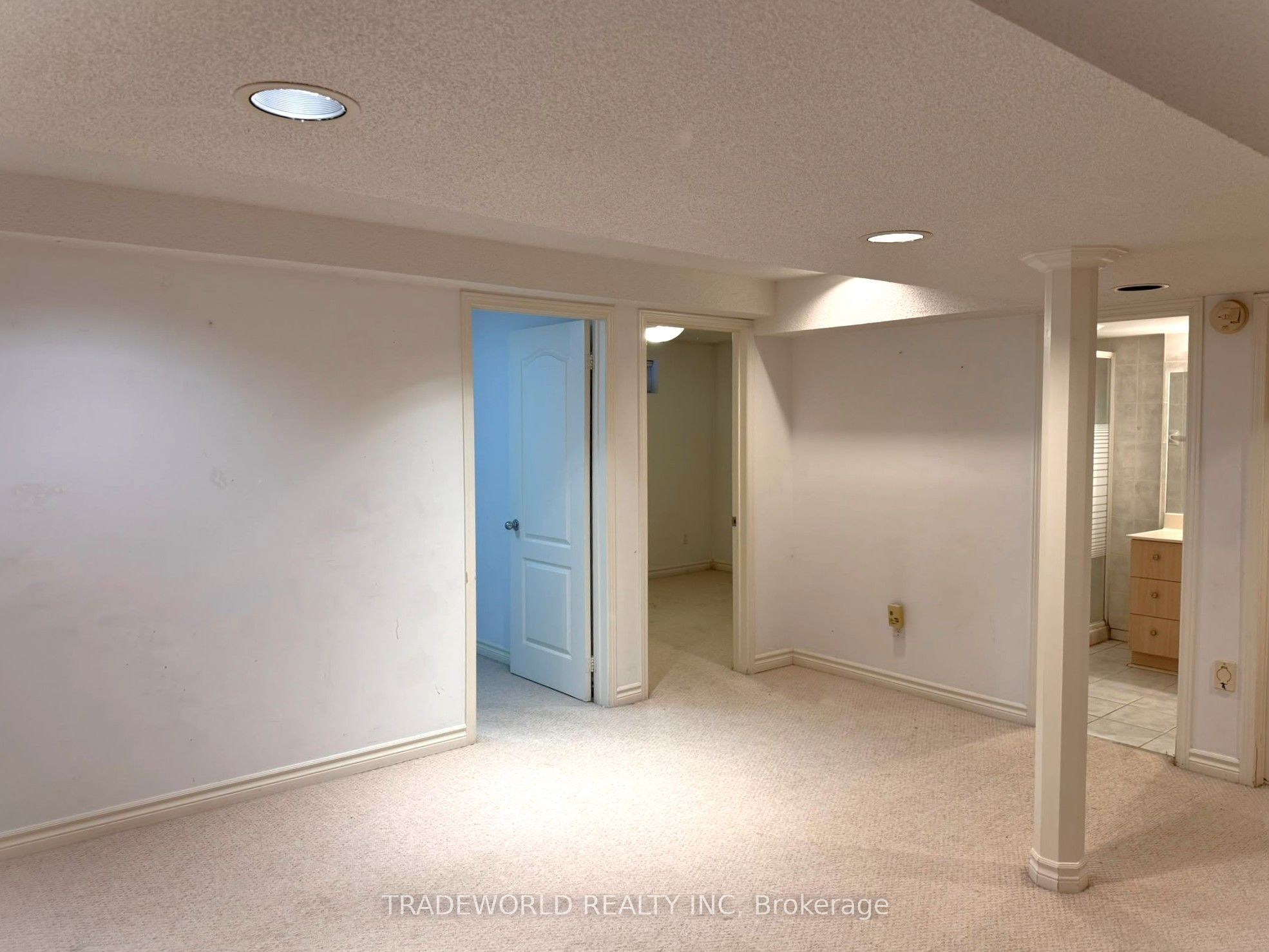 108 Wharton Square Lower Level, Toronto, ON M1V 4N2 photo 2
