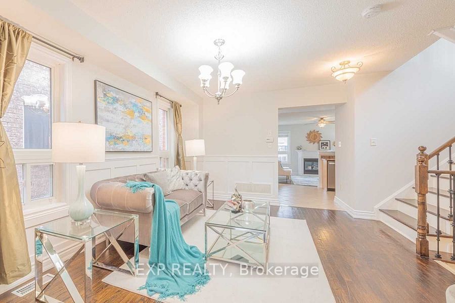 8 Rampart Crescent, Whitby, ON L1P 1T5 photo 3