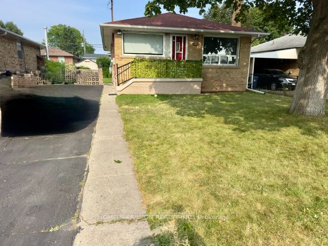 1509 Pharmacy Avenue, Toronto, ON M1R 2J7
