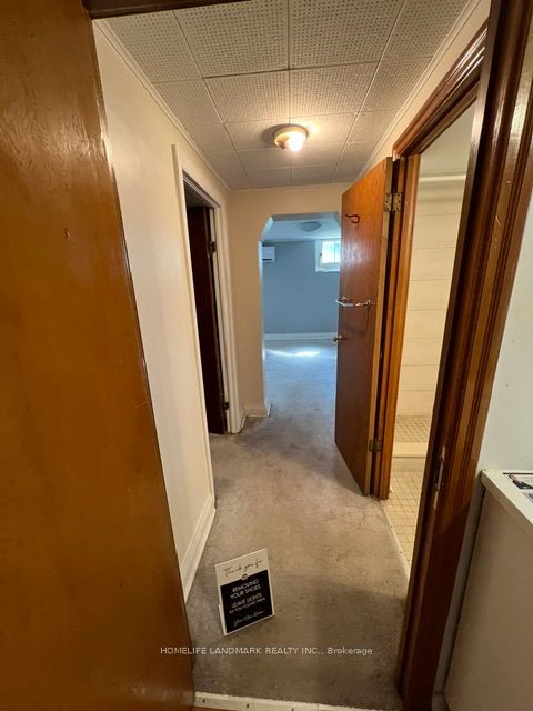 11 Hutton Avenue (BSMT), Toronto, ON M4C 3L2 photo 2