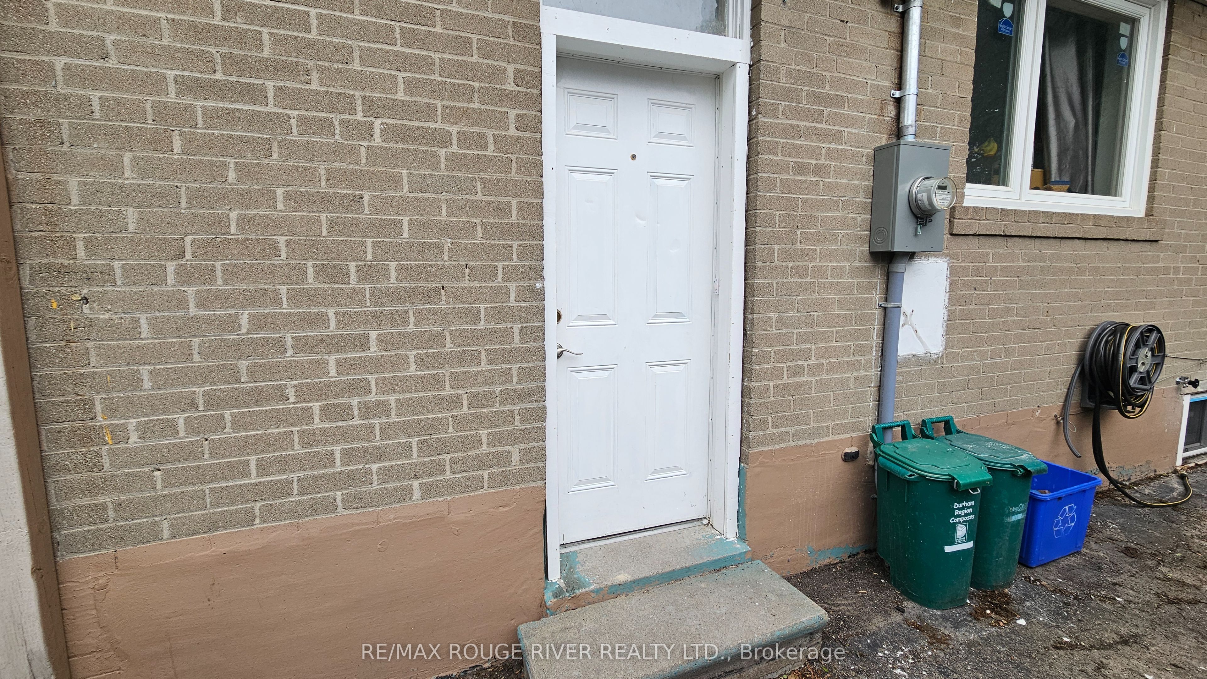 332 Rosedale Drive, Whitby, ON L1N 1Z3 photo 2