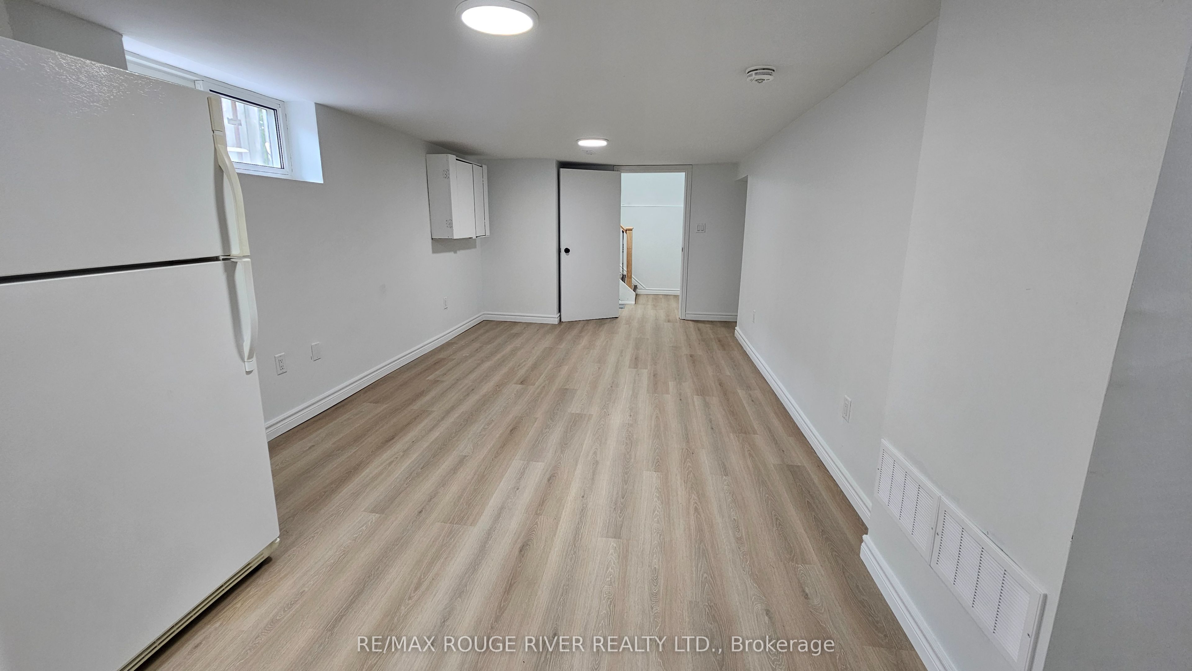332 Rosedale Drive, Whitby, ON L1N 1Z3 photo 5