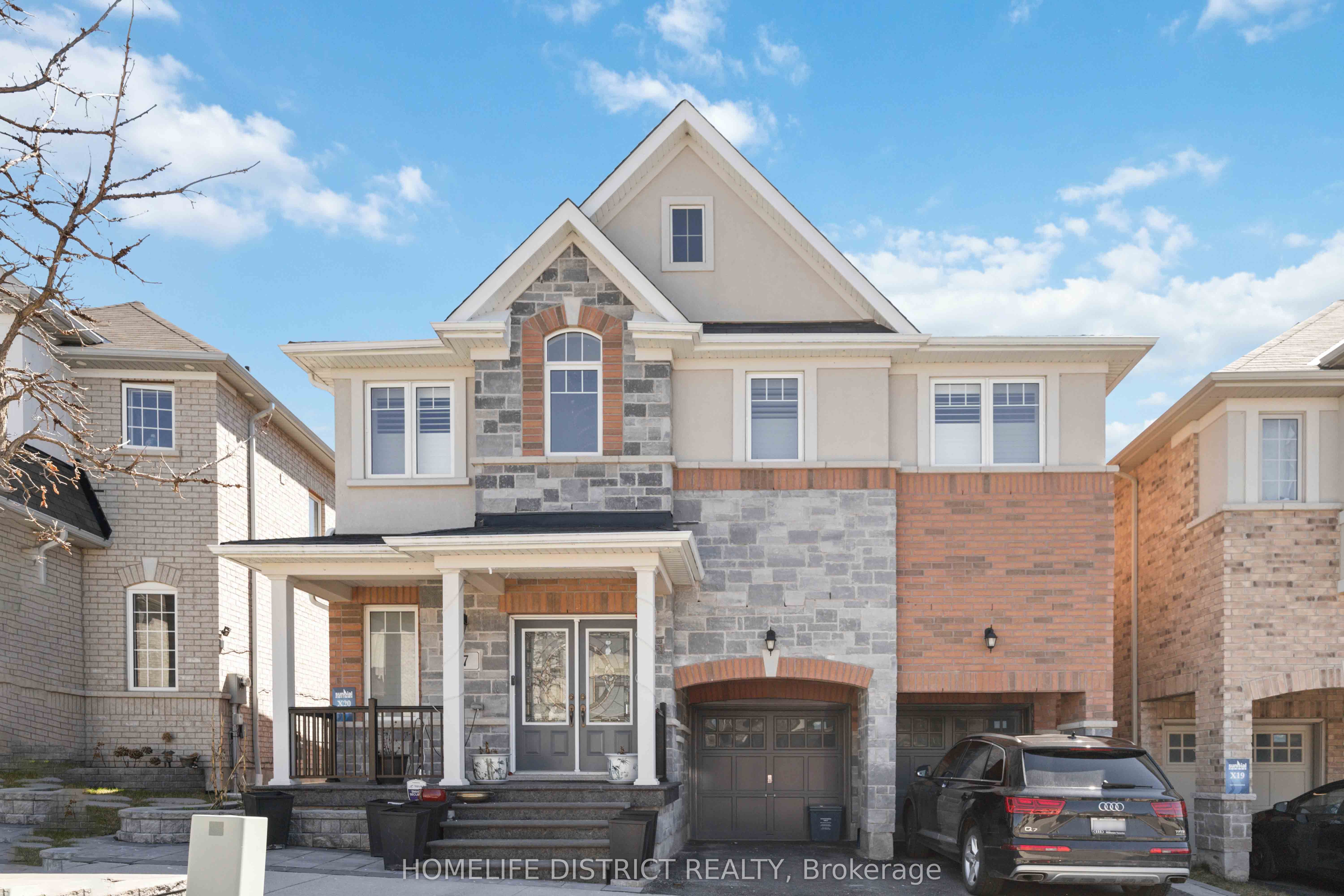 7 Mosely Crescent, Ajax, ON L1Z 0M9 photo 2