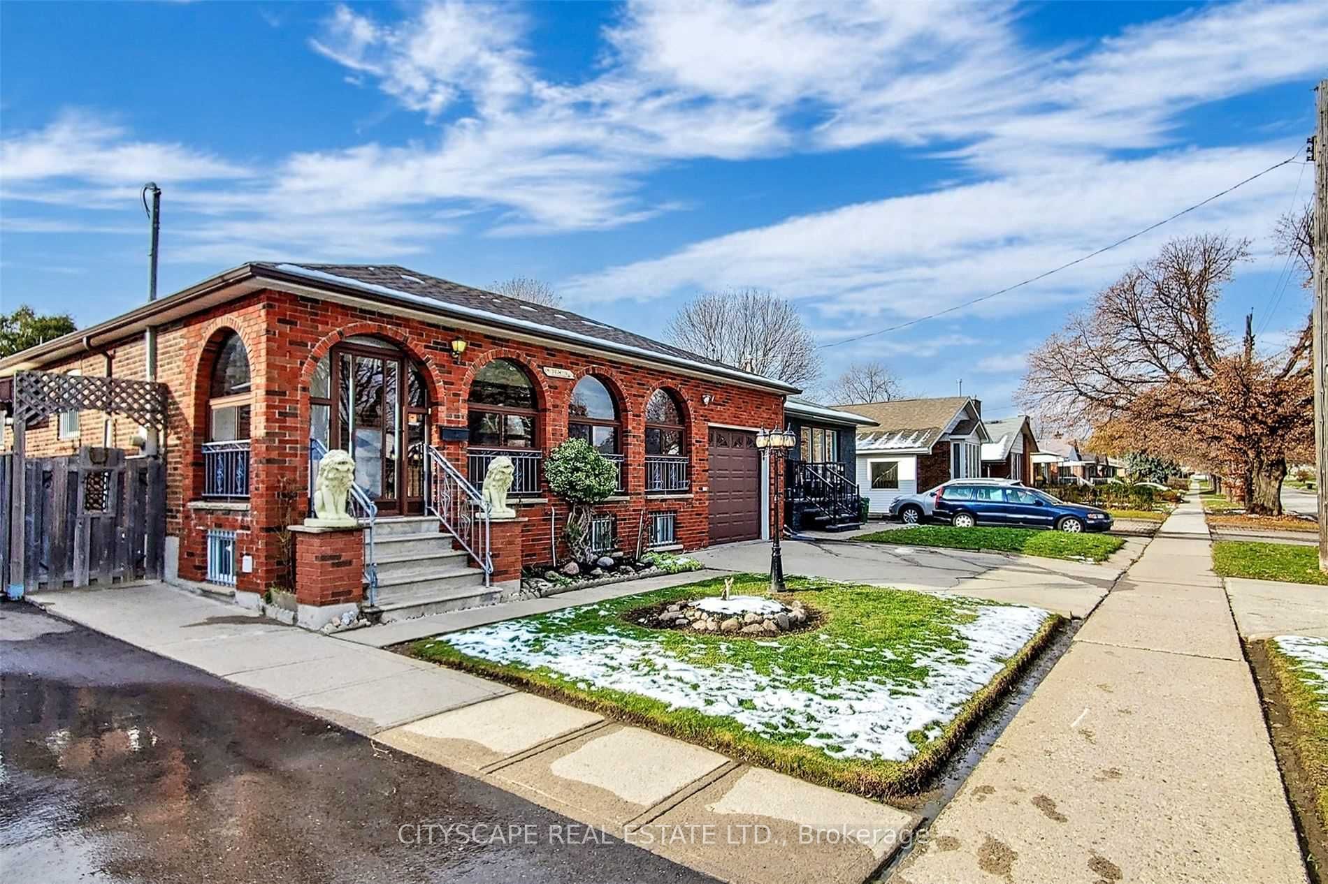 14 Beacon Road, Toronto, ON M1P 1G7 photo 2