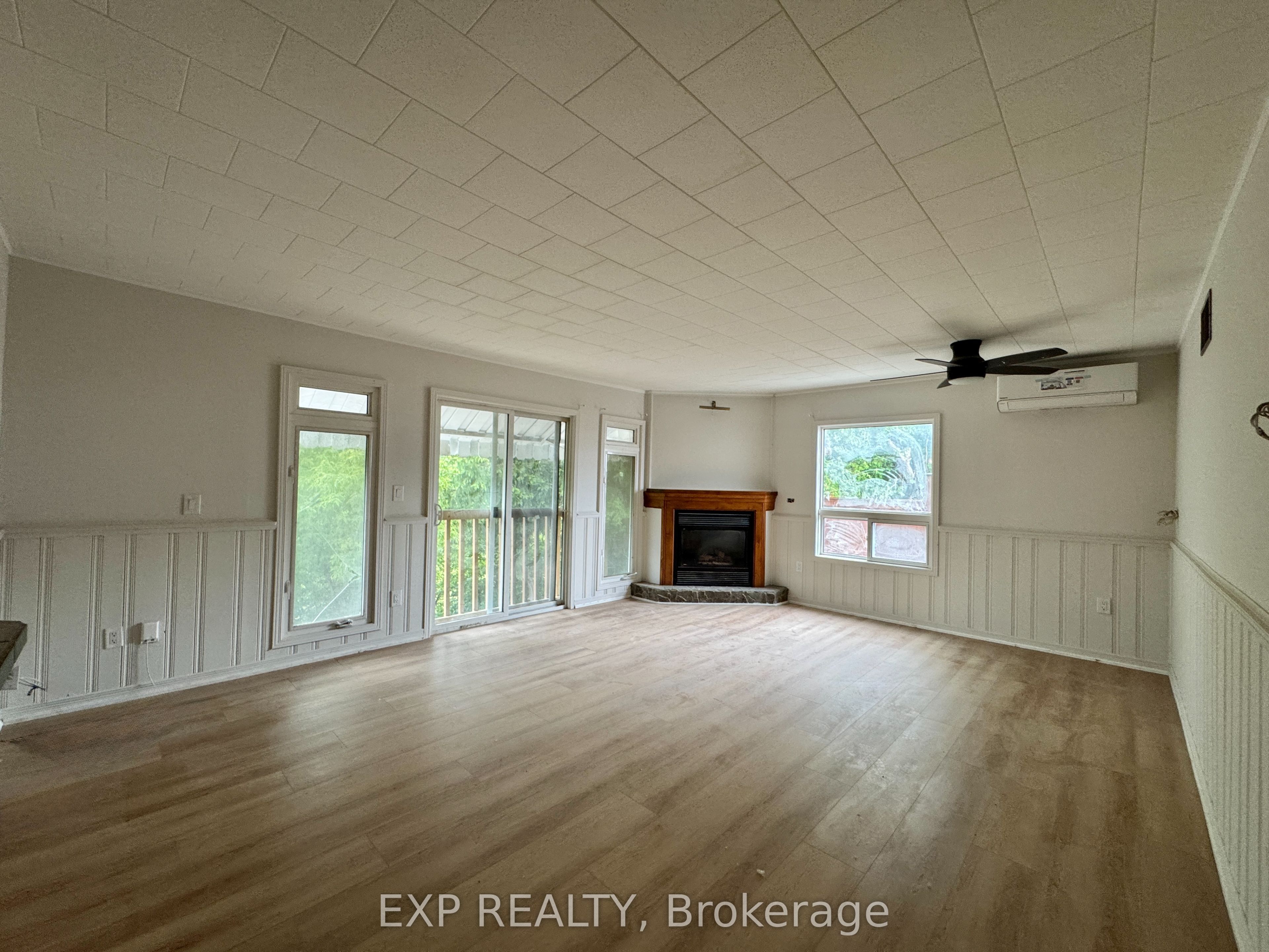 112 Baseline Road E A, Clarington, ON L1C 1A2 photo 3