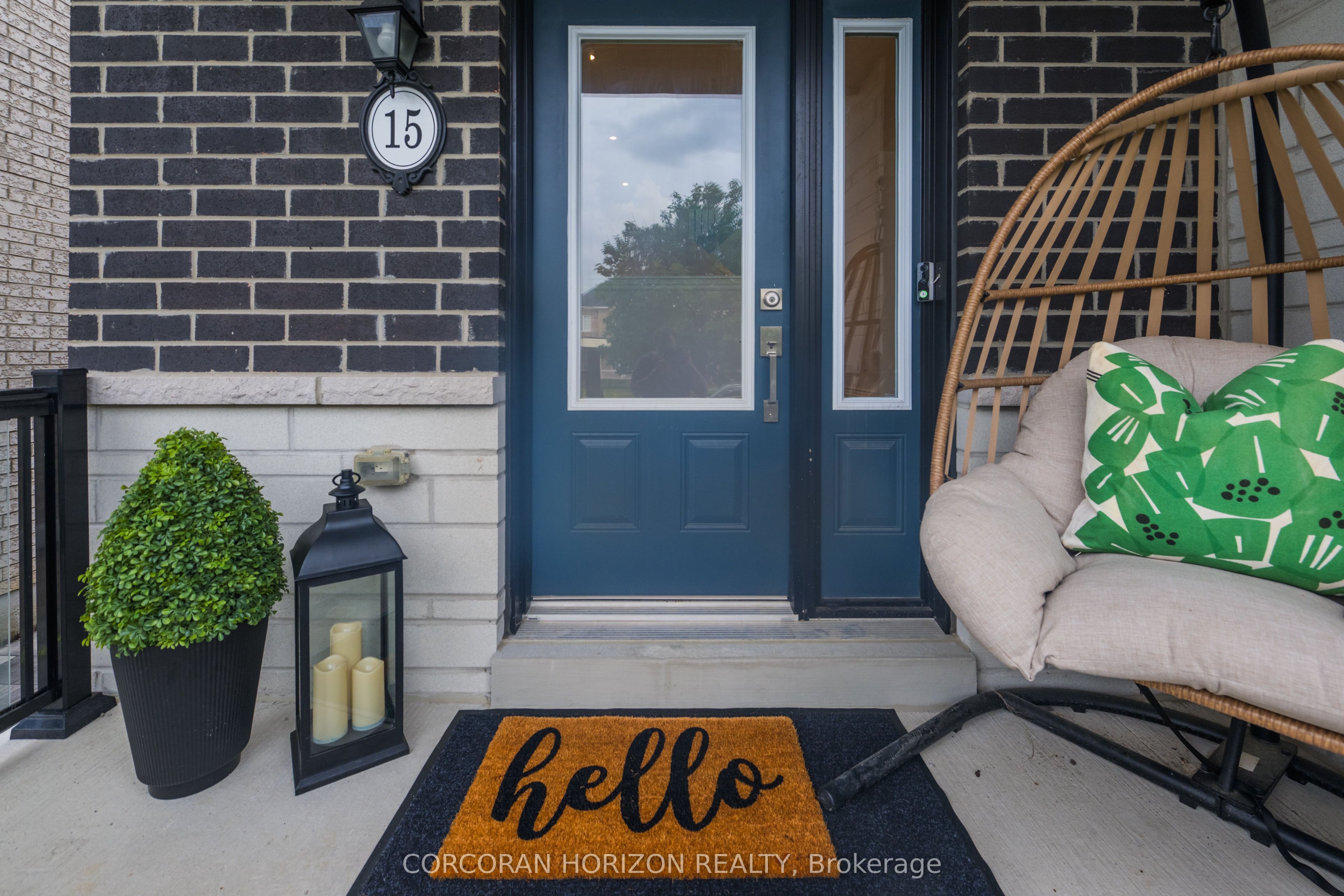 15 Mountainside Crescent, Whitby, ON L1R 0P5 photo 3