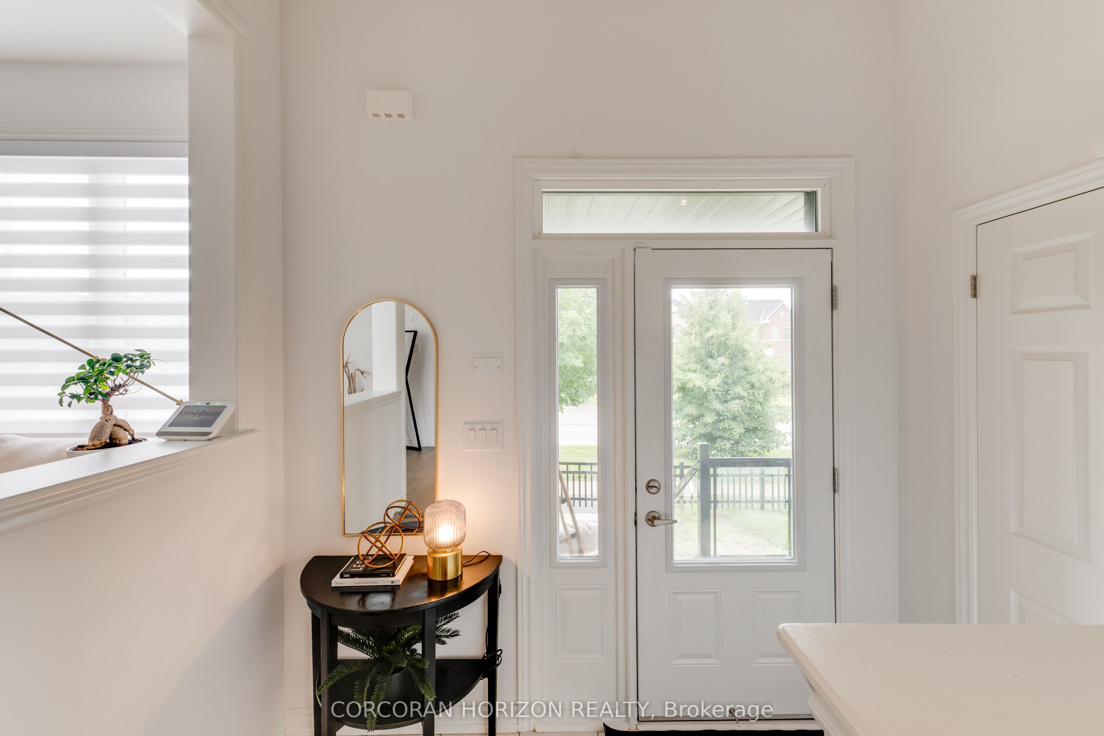 15 Mountainside Crescent, Whitby, ON L1R 0P5 photo 4