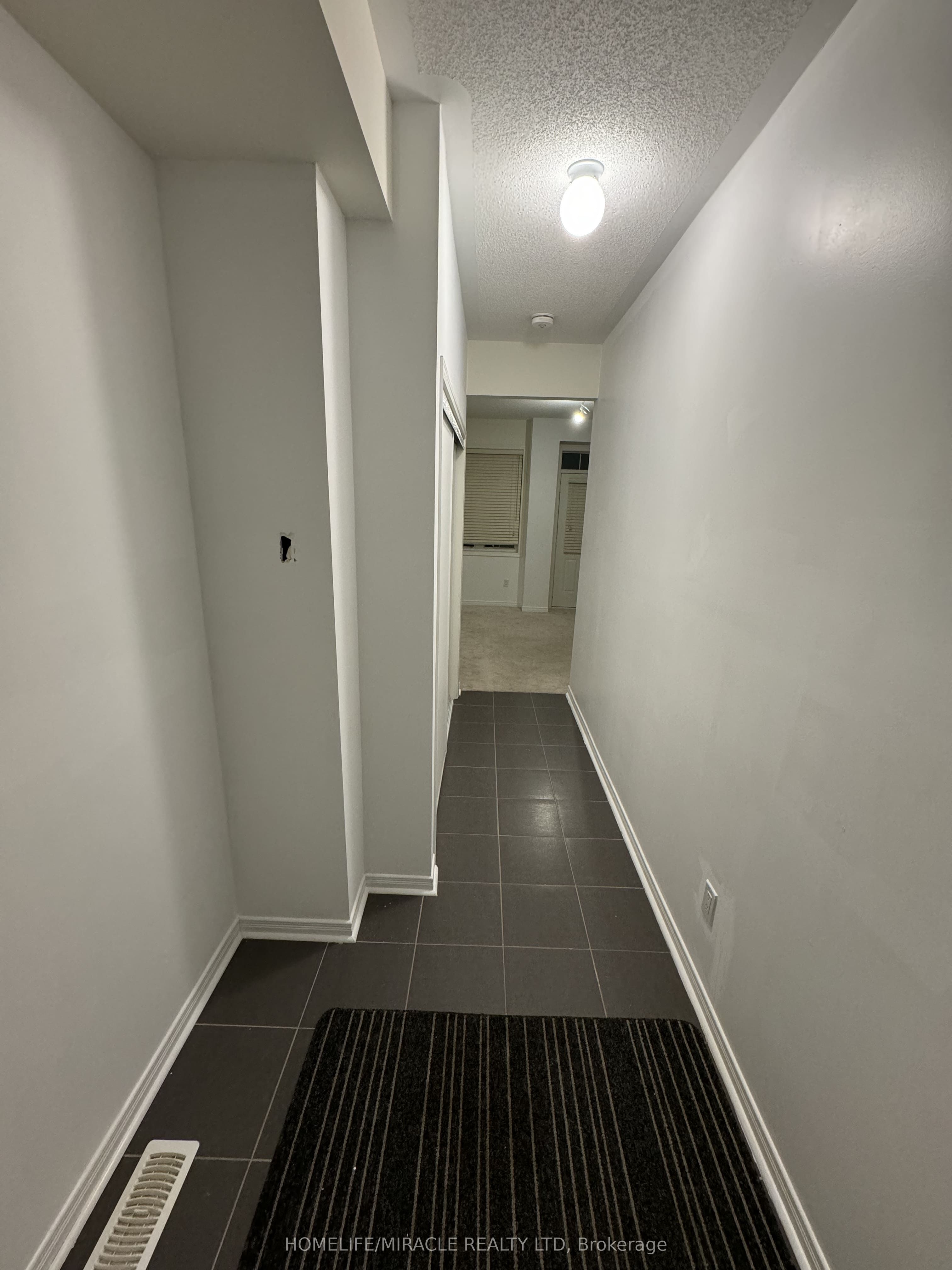 70 Harwood Avenue N, Ajax, ON L1T 0P4 photo 3