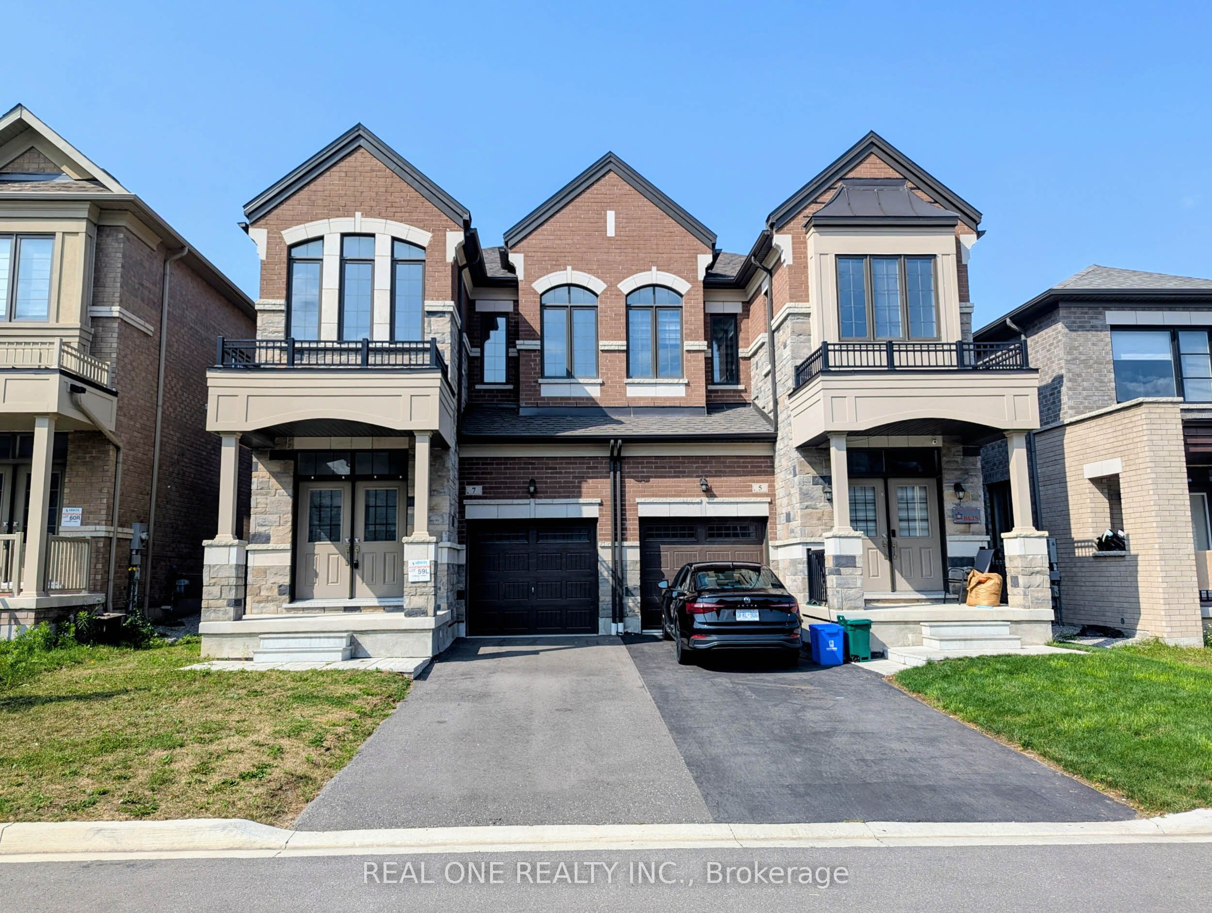7 O'reilly Street, Whitby, ON L1P 0N7 photo 2