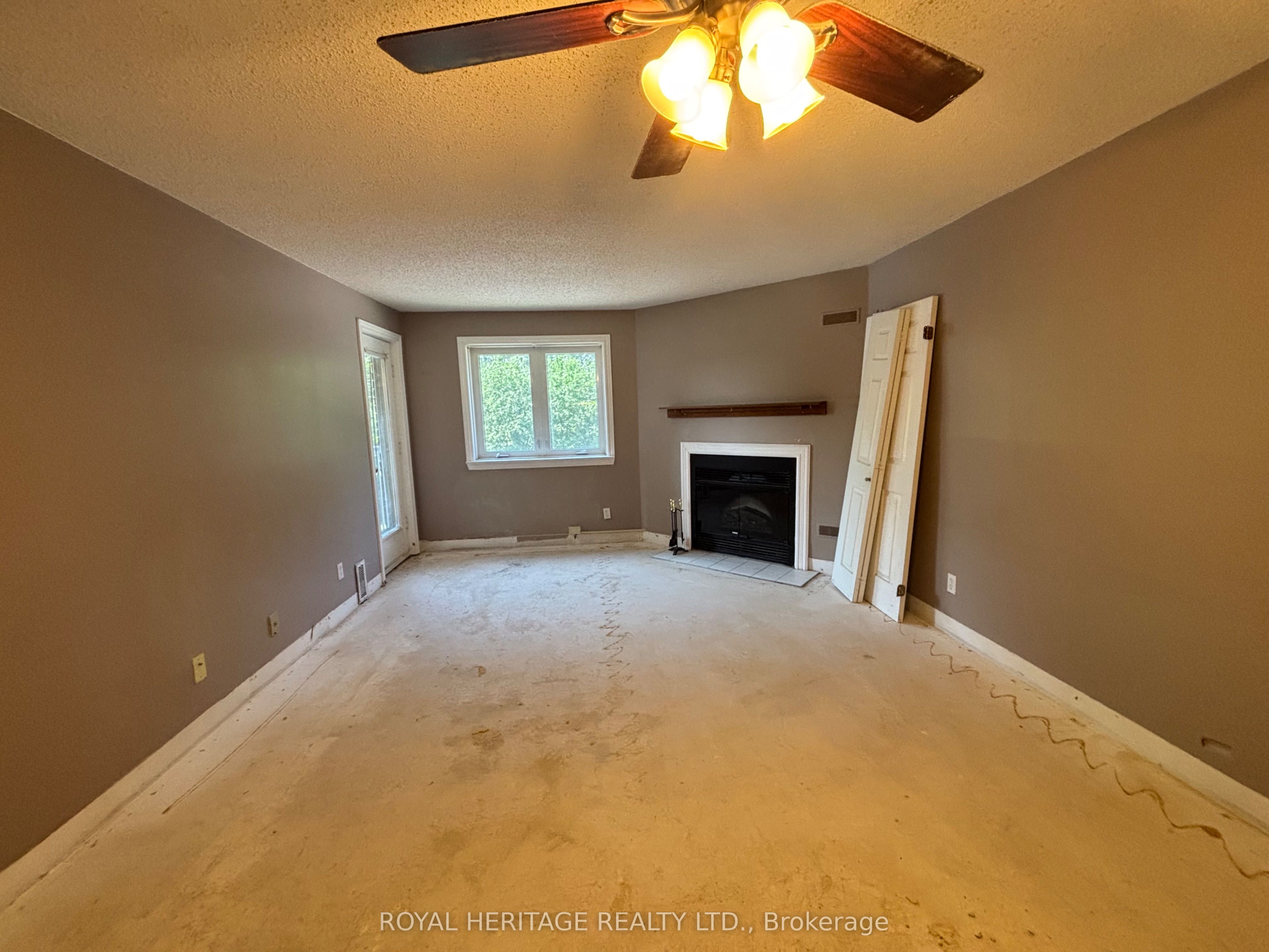 193 Lake Driveway N/A W 220, Ajax, ON L1S 7H8 photo 5