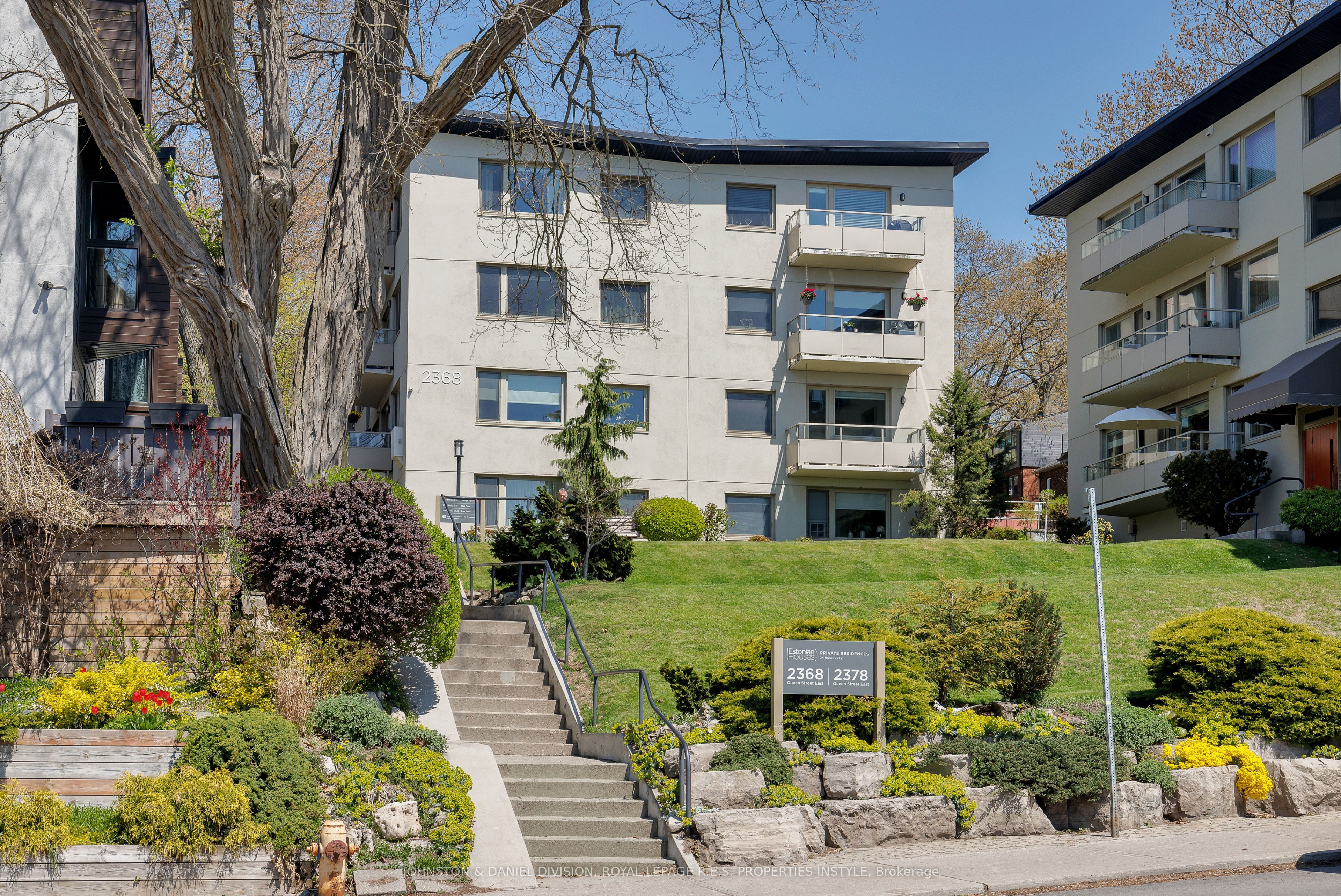 2368 Queen Street E 8, Toronto, ON M4E 1H4