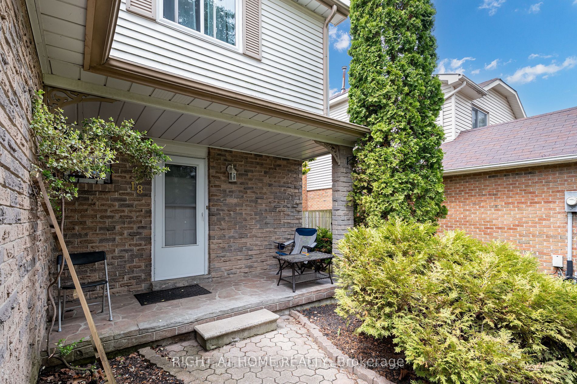 18 Goodfellow Street, Whitby, ON L1P 1C4 photo 3