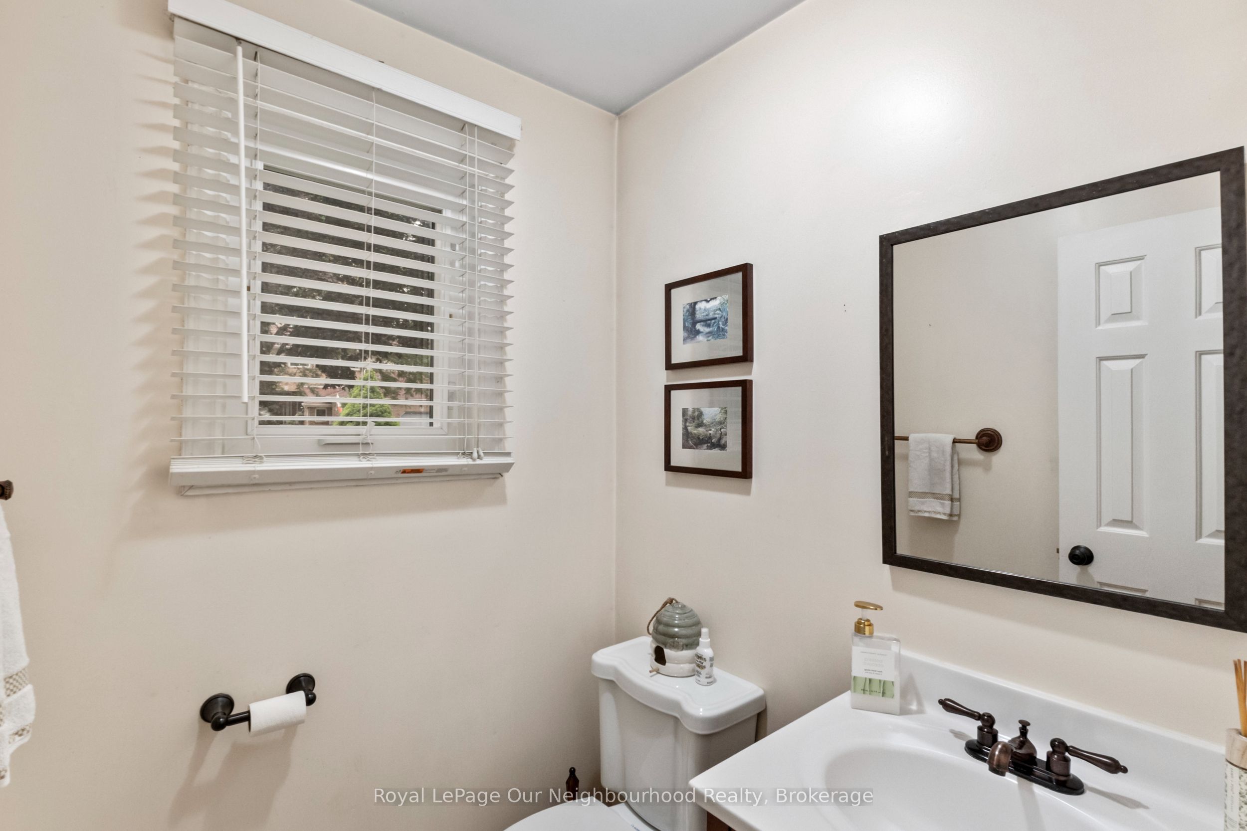 23 Woodward Drive, Whitby, ON L1N 8X3 photo 5