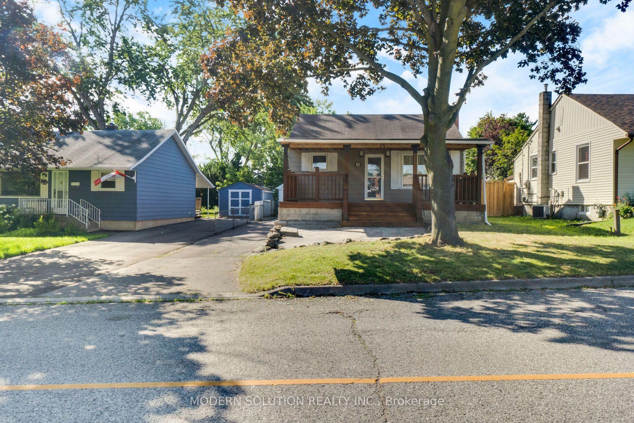 31 Elm Street, Ajax, ON L1S 1W5 photo 2